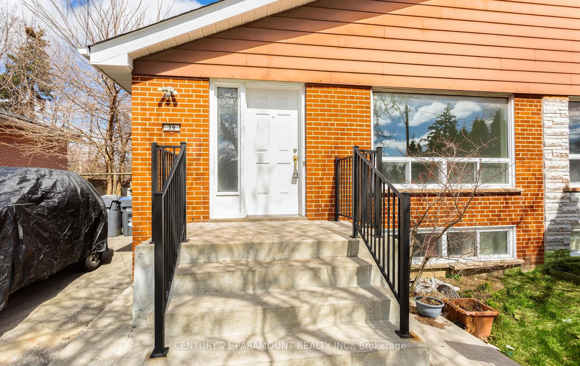 Photo 1 of 39 Aloma Crescent, Brampton, Avondale — HOMEH