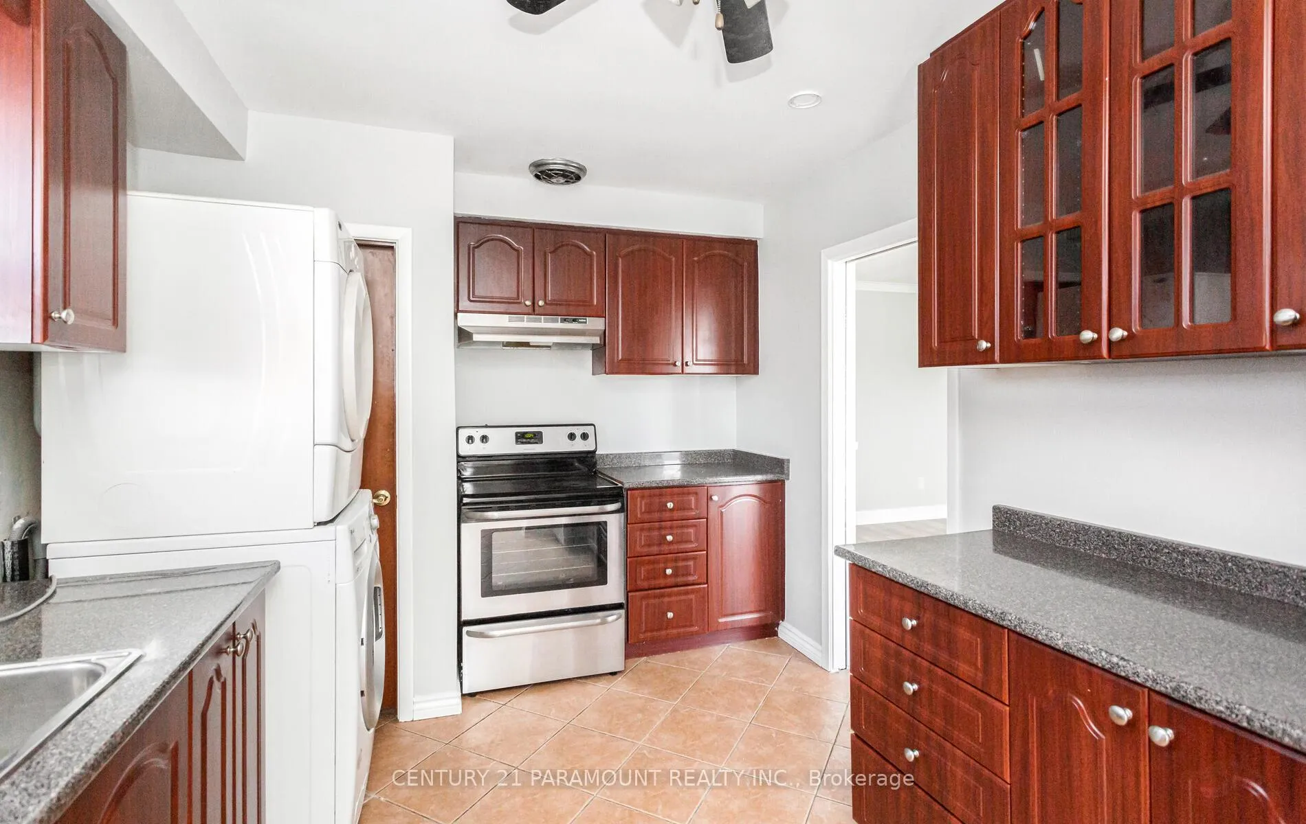 Photo 4 of 39 Aloma Crescent, Brampton, Avondale — HOMEH