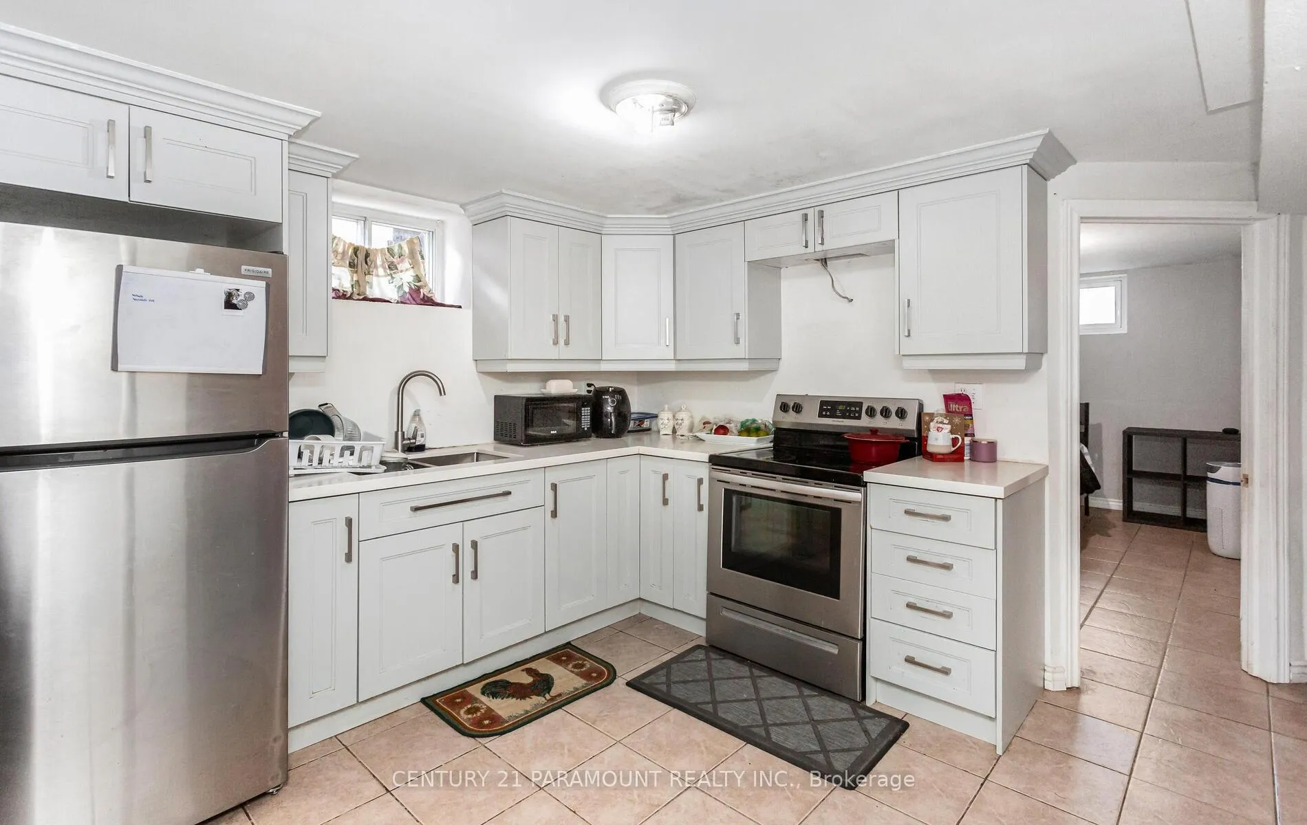 Photo 9 of 39 Aloma Crescent, Brampton, Avondale — HOMEH