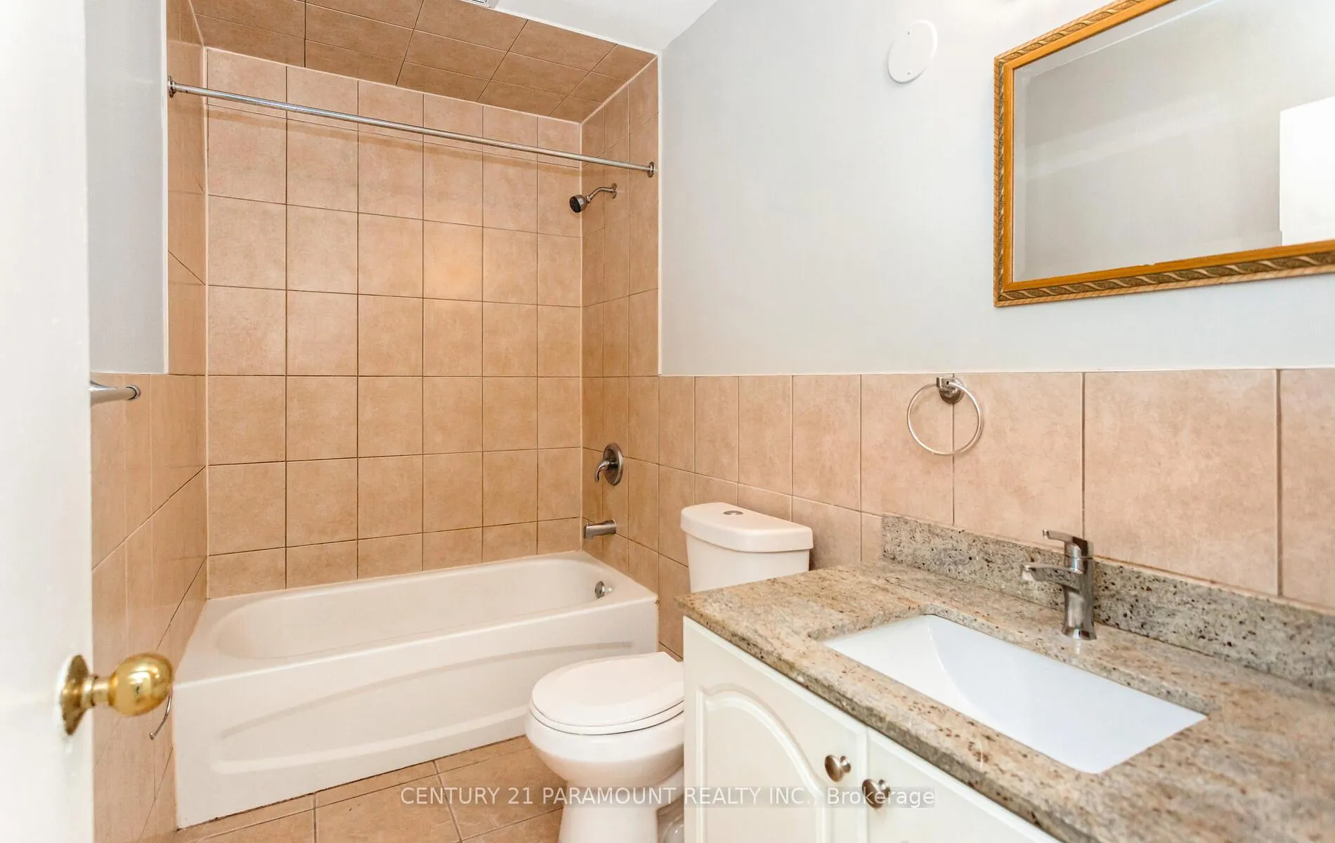 Photo 16 of 39 Aloma Crescent, Brampton, Avondale — HOMEH