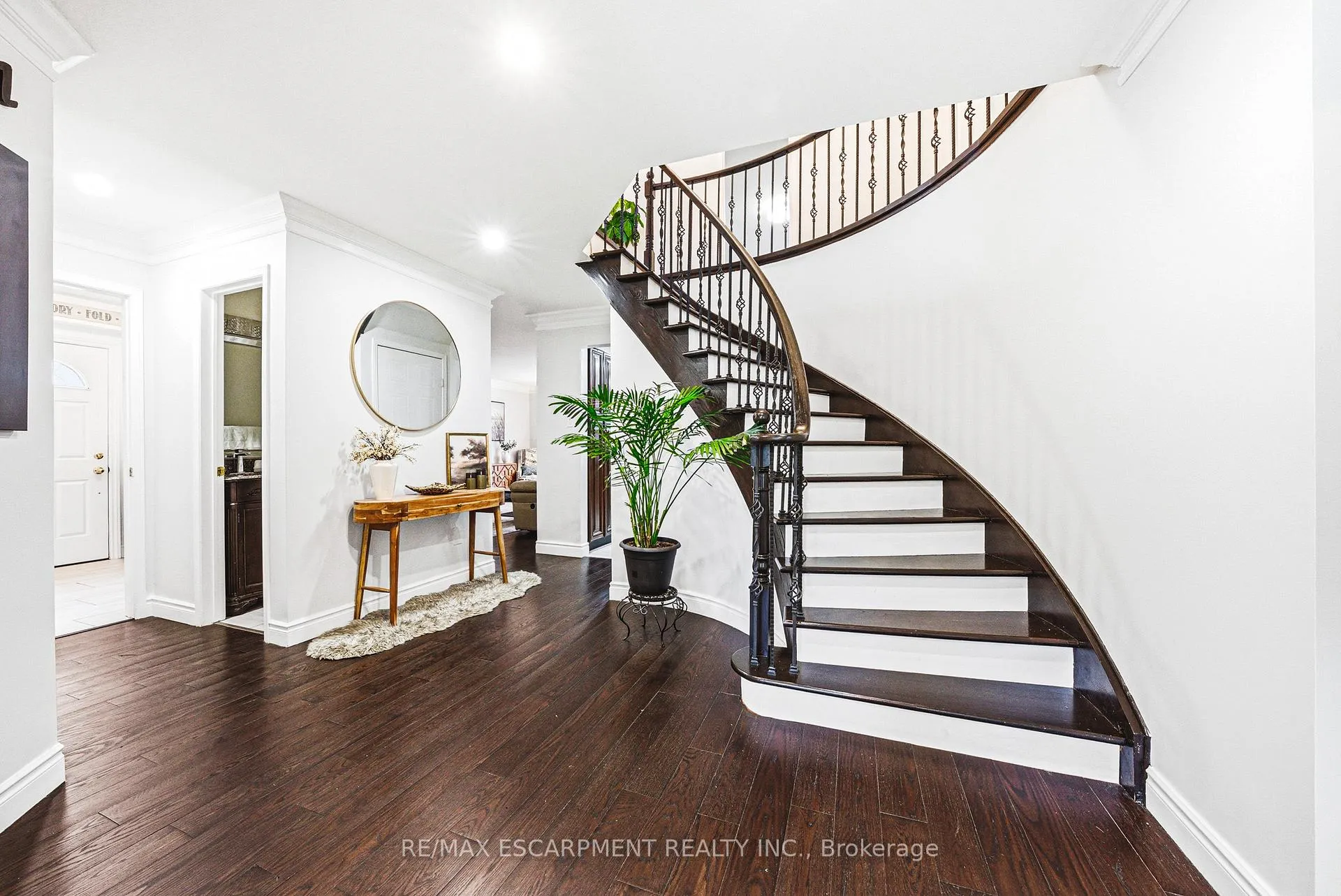Photo 5 of 3217 Sovereign Road, Burlington, Headon — HOMEH