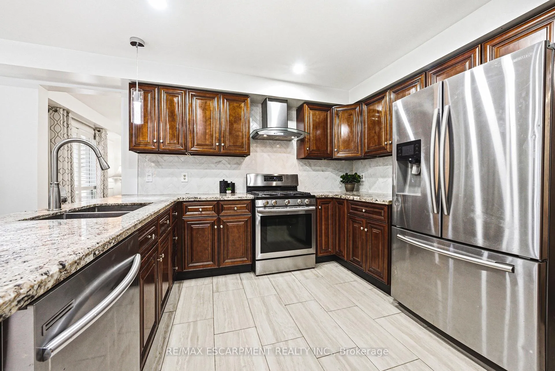 Photo 10 of 3217 Sovereign Road, Burlington, Headon — HOMEH