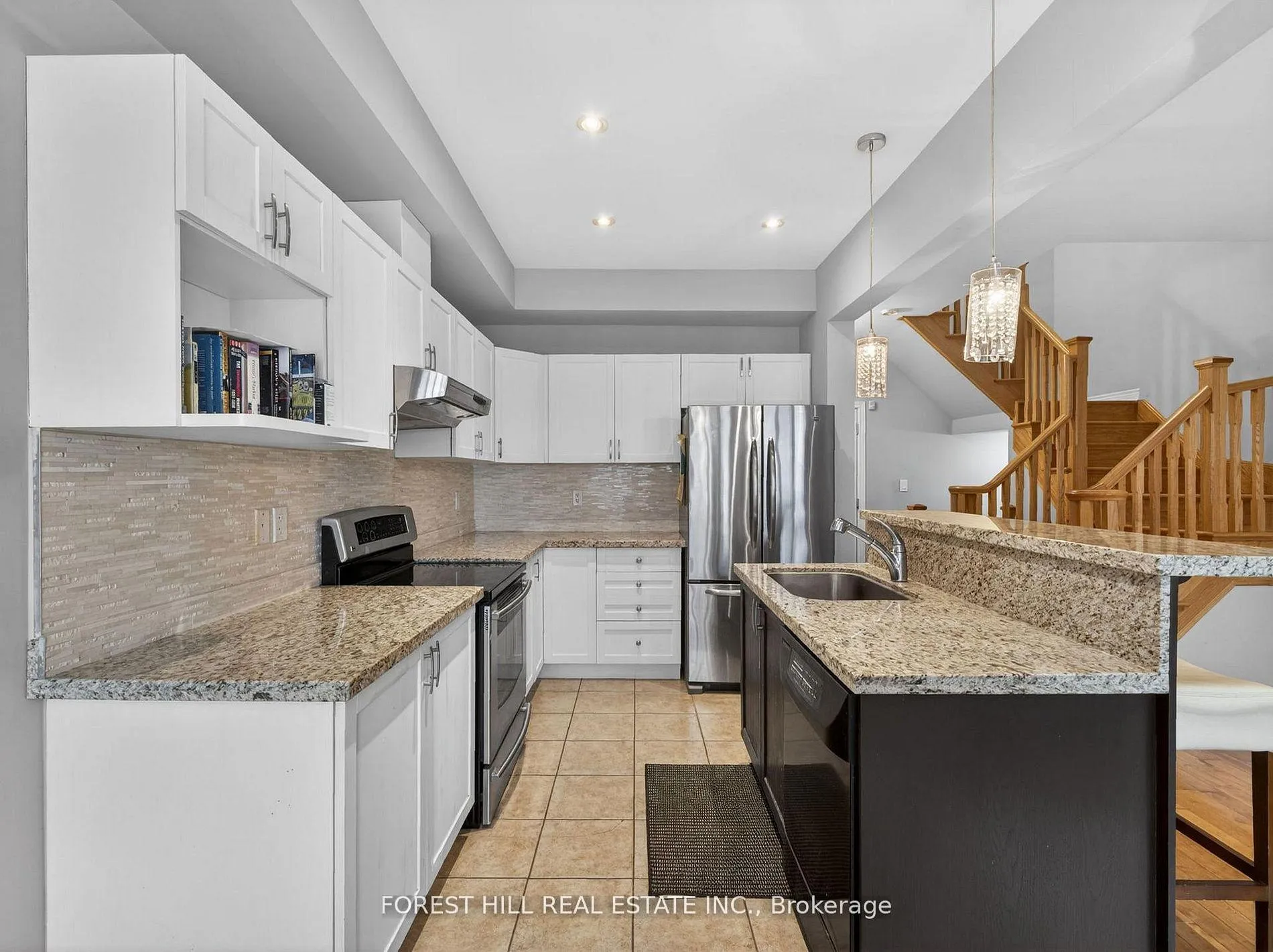 Photo 6 of 53 Marc Santi Boulevard, Vaughan, Patterson — HOMEH