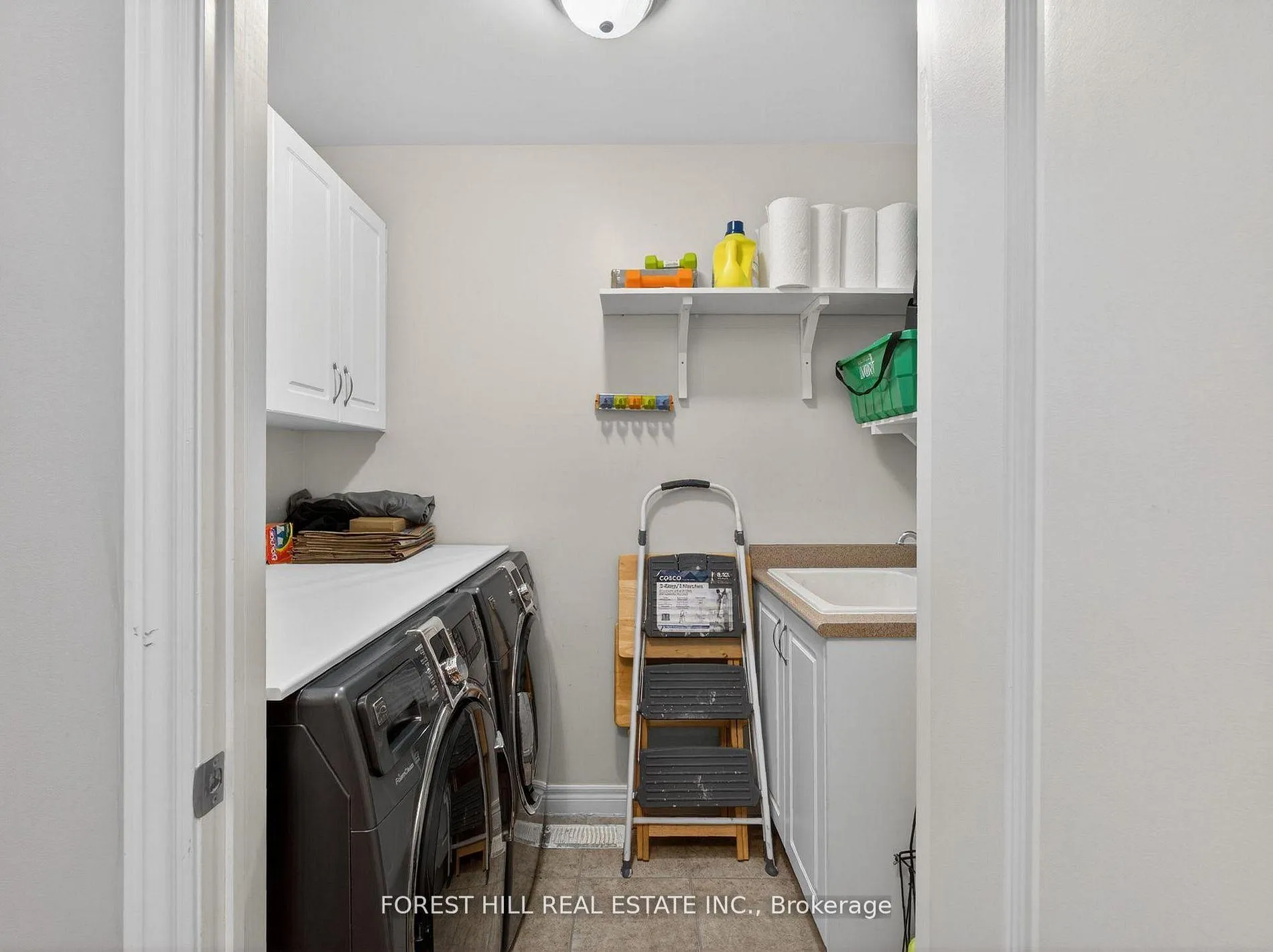 Photo 12 of 53 Marc Santi Boulevard, Vaughan, Patterson — HOMEH