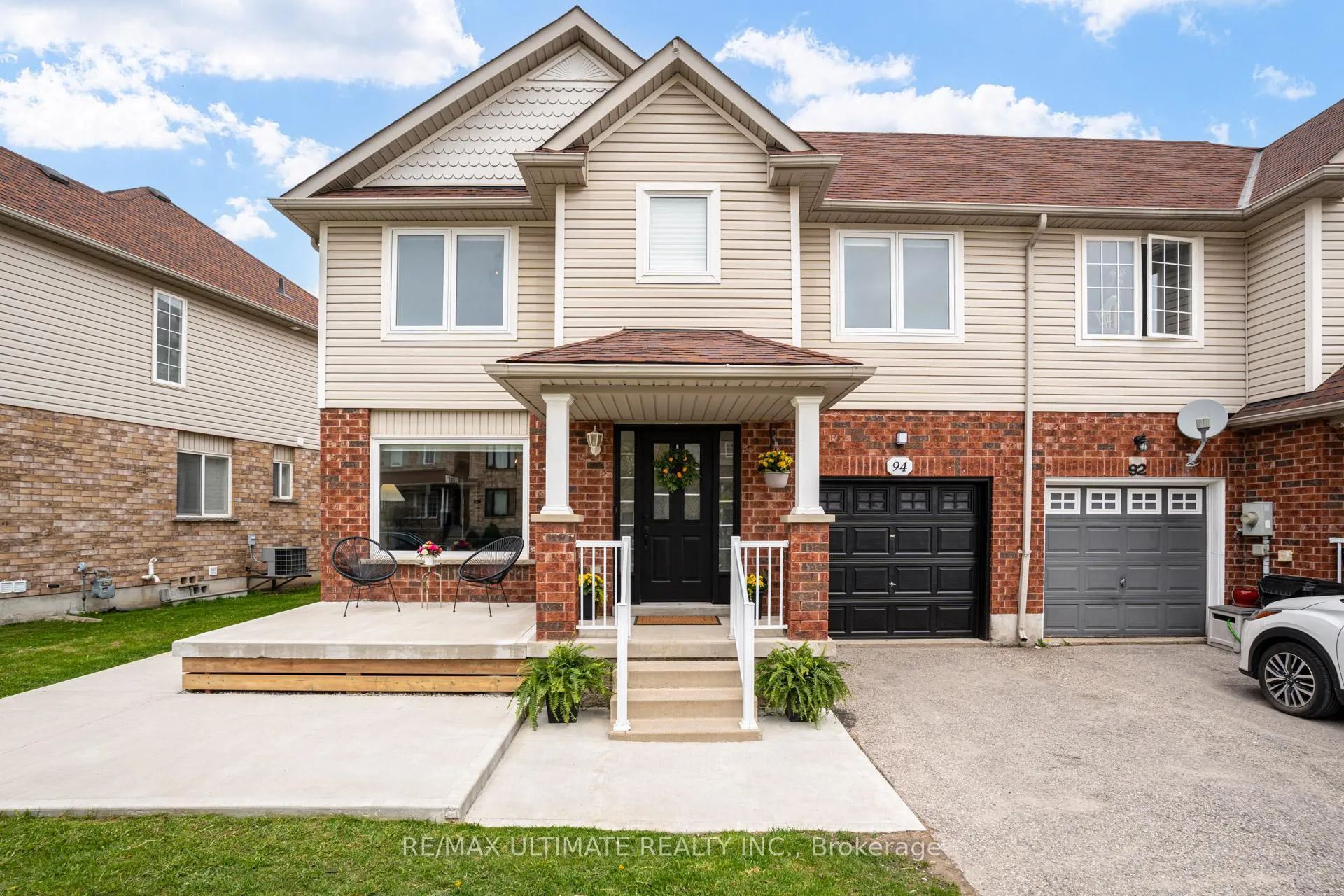 Photo 1 of 94 Thrushwood Drive, Barrie, 400 West — HOMEH