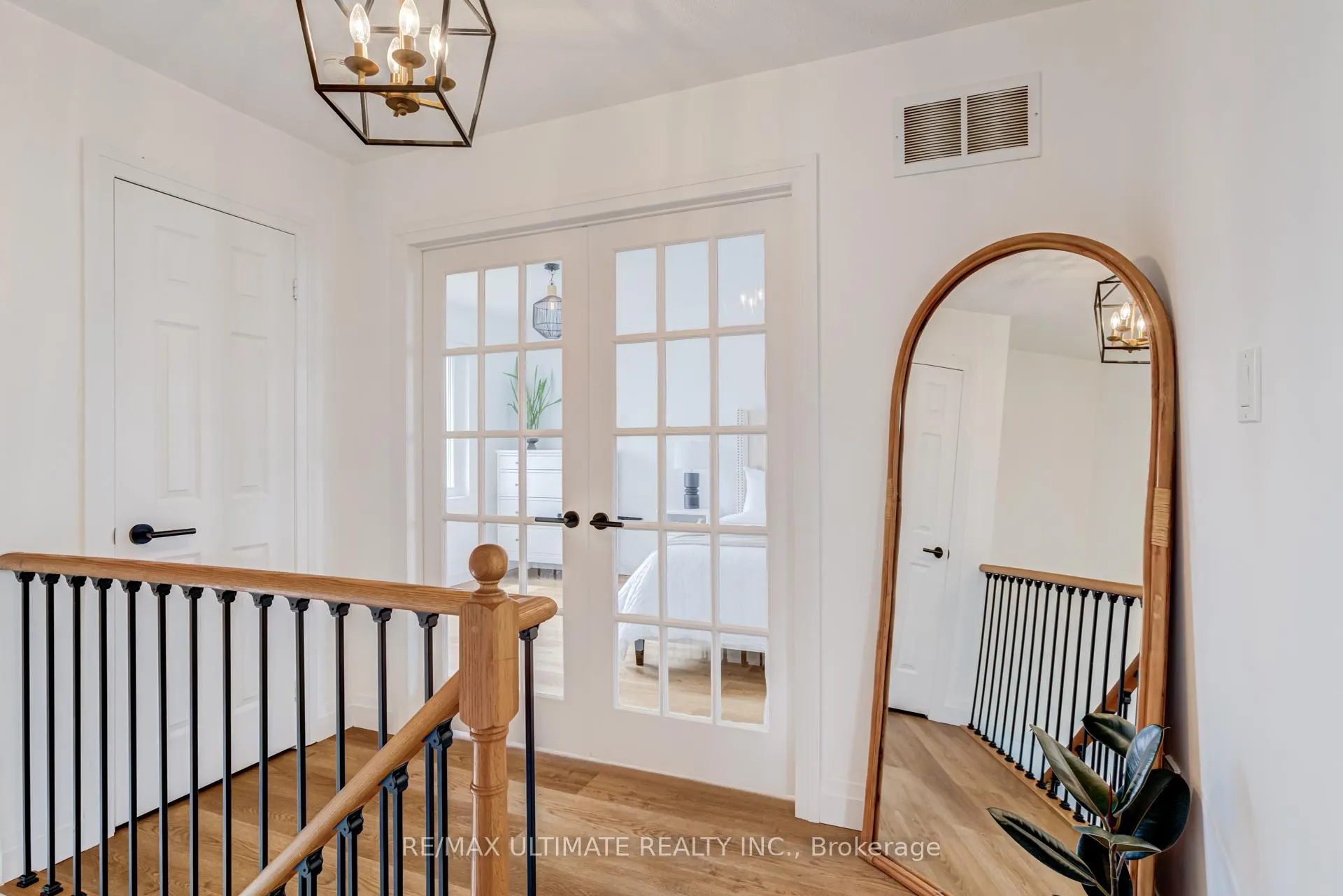 Photo 14 of 94 Thrushwood Drive, Barrie, 400 West — HOMEH