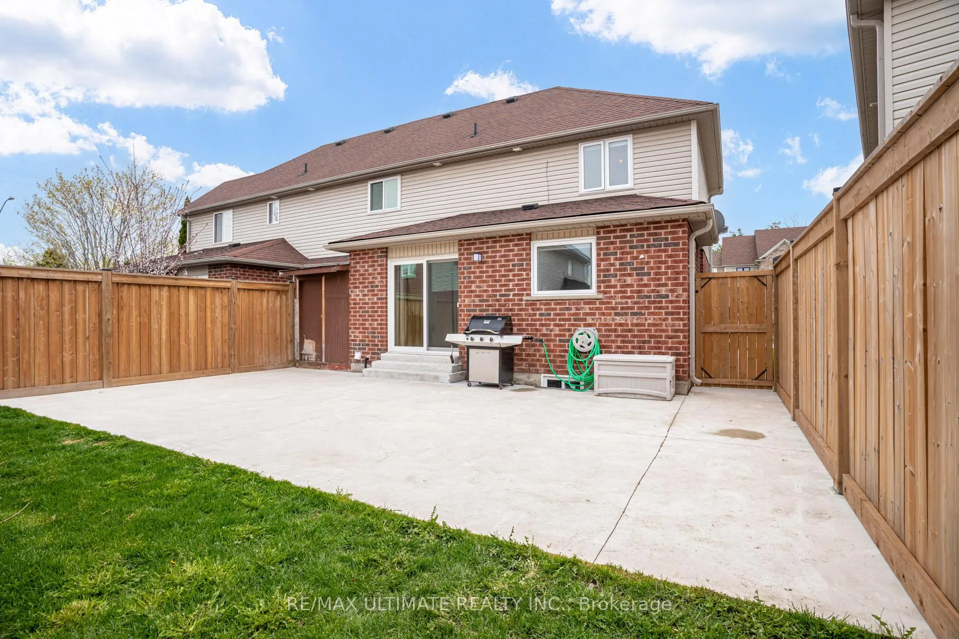 Photo 27 of 94 Thrushwood Drive, Barrie, 400 West — HOMEH