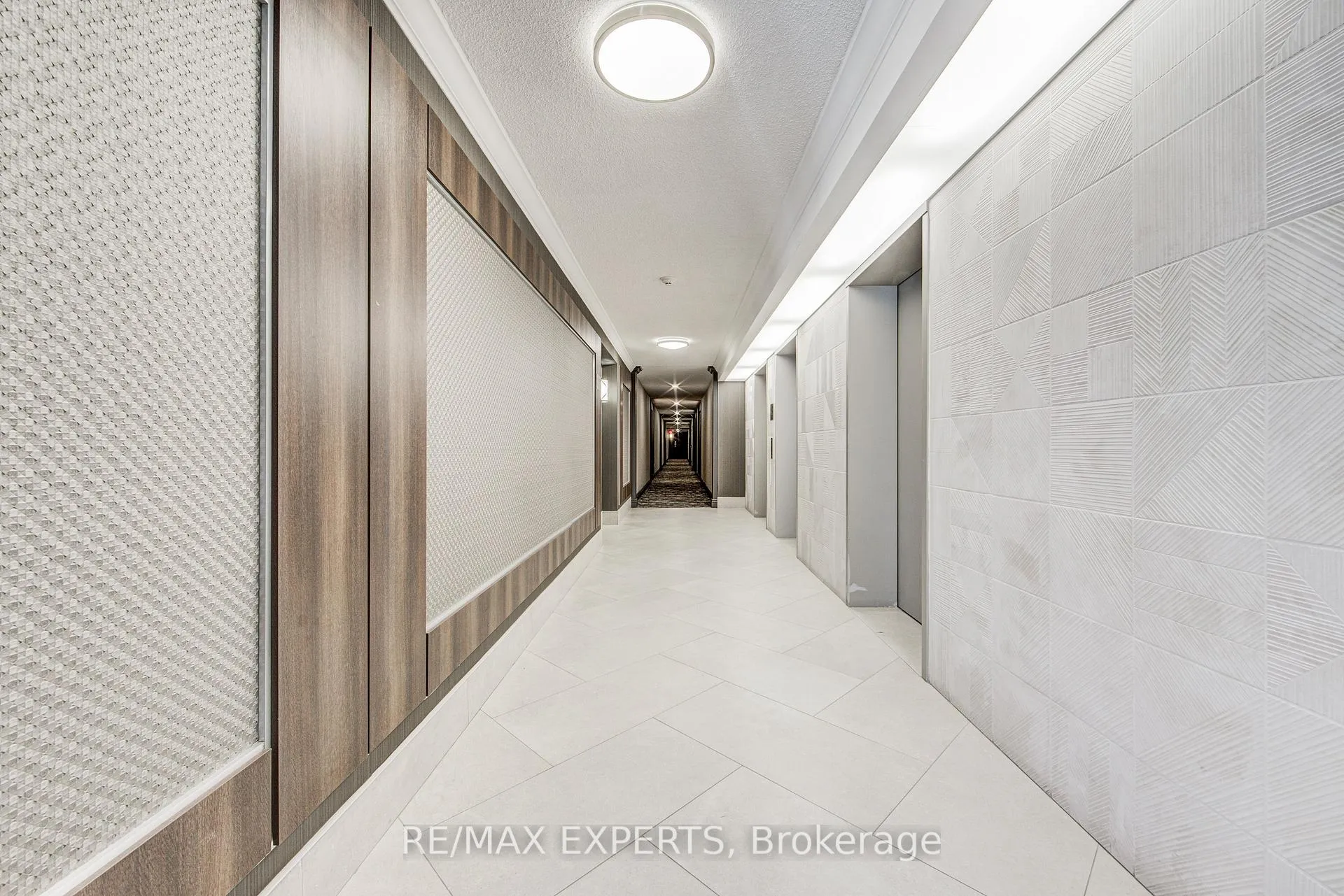 Photo 3 of Unit 1102, 11 Townsgate Drive, Vaughan, Crestwood-Springfarm-Yorkhill — HOMEH
