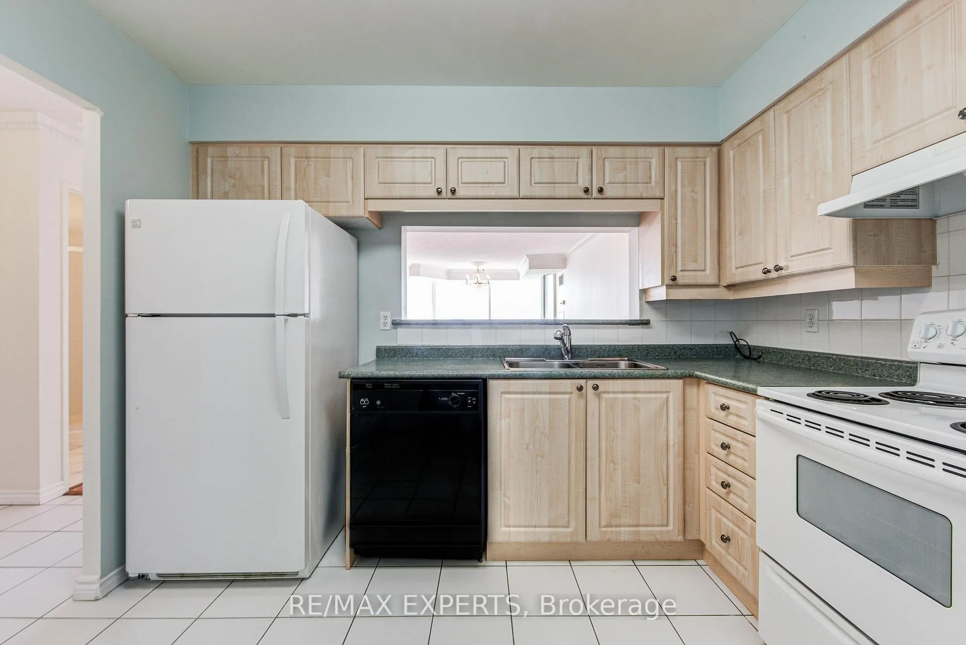 Photo 12 of Unit 1102, 11 Townsgate Drive, Vaughan, Crestwood-Springfarm-Yorkhill — HOMEH
