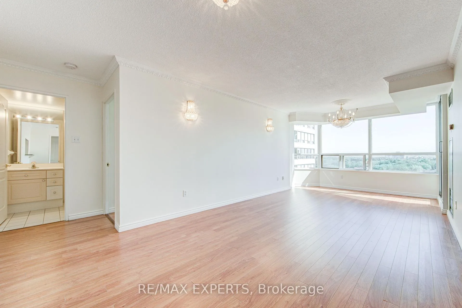 Photo 18 of Unit 1102, 11 Townsgate Drive, Vaughan, Crestwood-Springfarm-Yorkhill — HOMEH