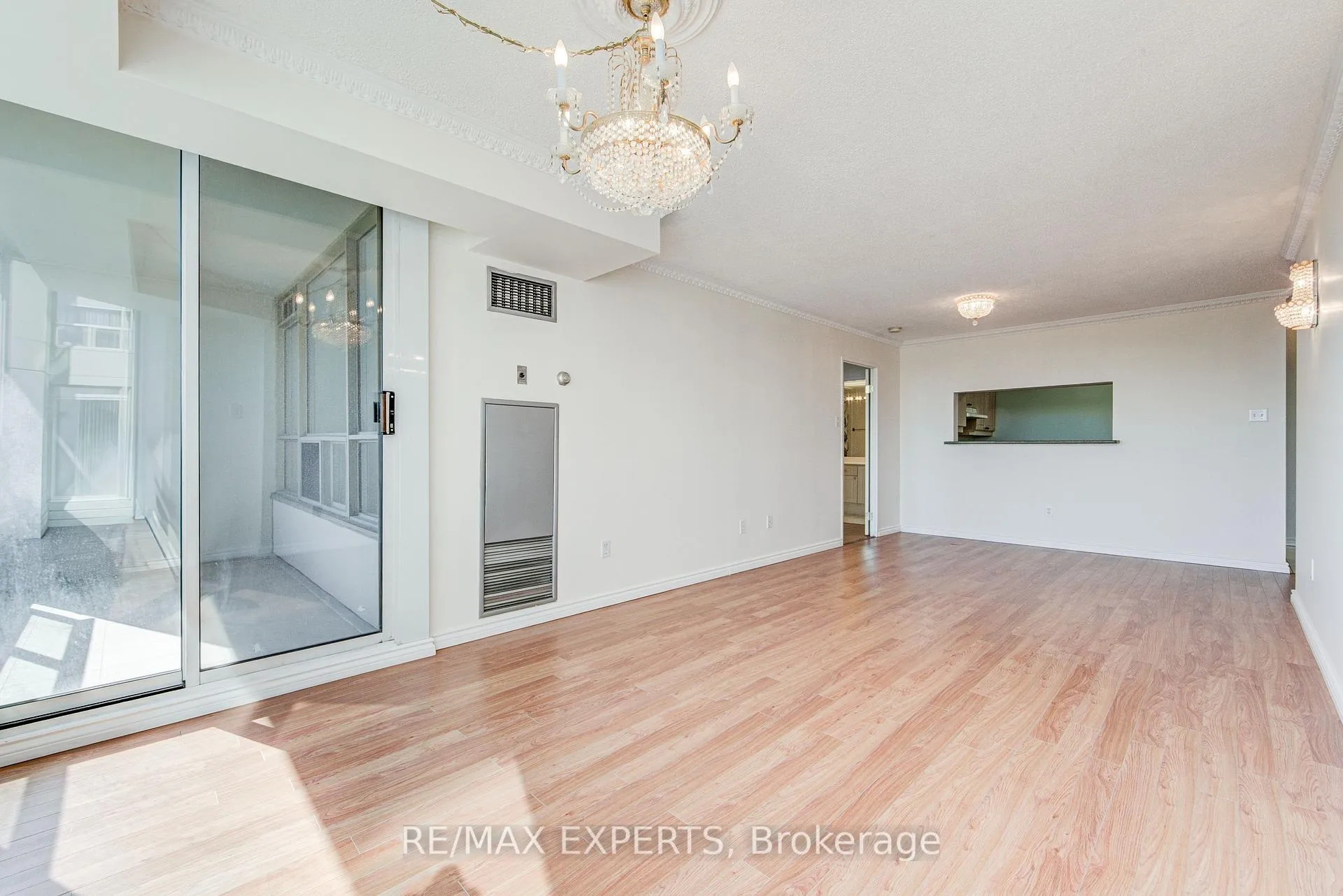 Photo 22 of Unit 1102, 11 Townsgate Drive, Vaughan, Crestwood-Springfarm-Yorkhill — HOMEH