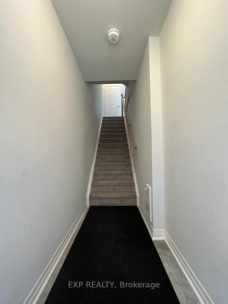 Photo 5 of 1663 Pleasure Valley Path, Oshawa, Samac — HOMEH