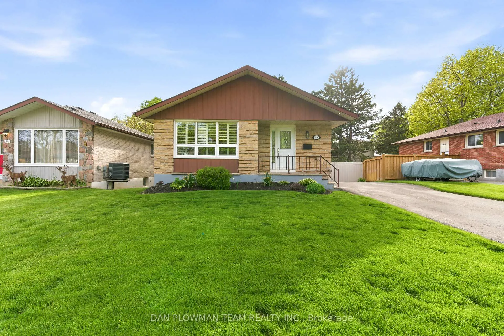 Photo 2 of 808 Central Park Boulevard N, Oshawa, Centennial — HOMEH