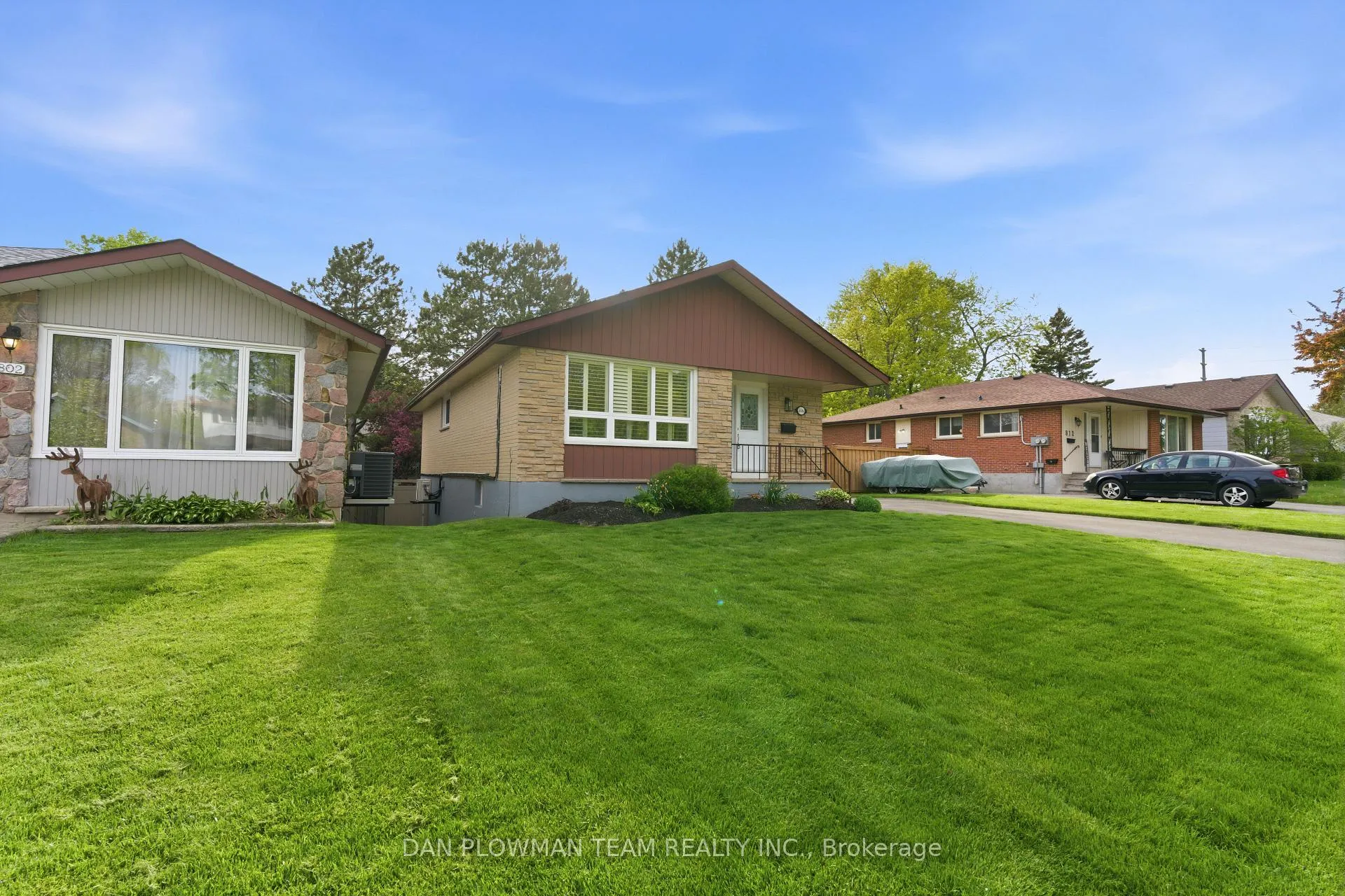 Photo 3 of 808 Central Park Boulevard N, Oshawa, Centennial — HOMEH
