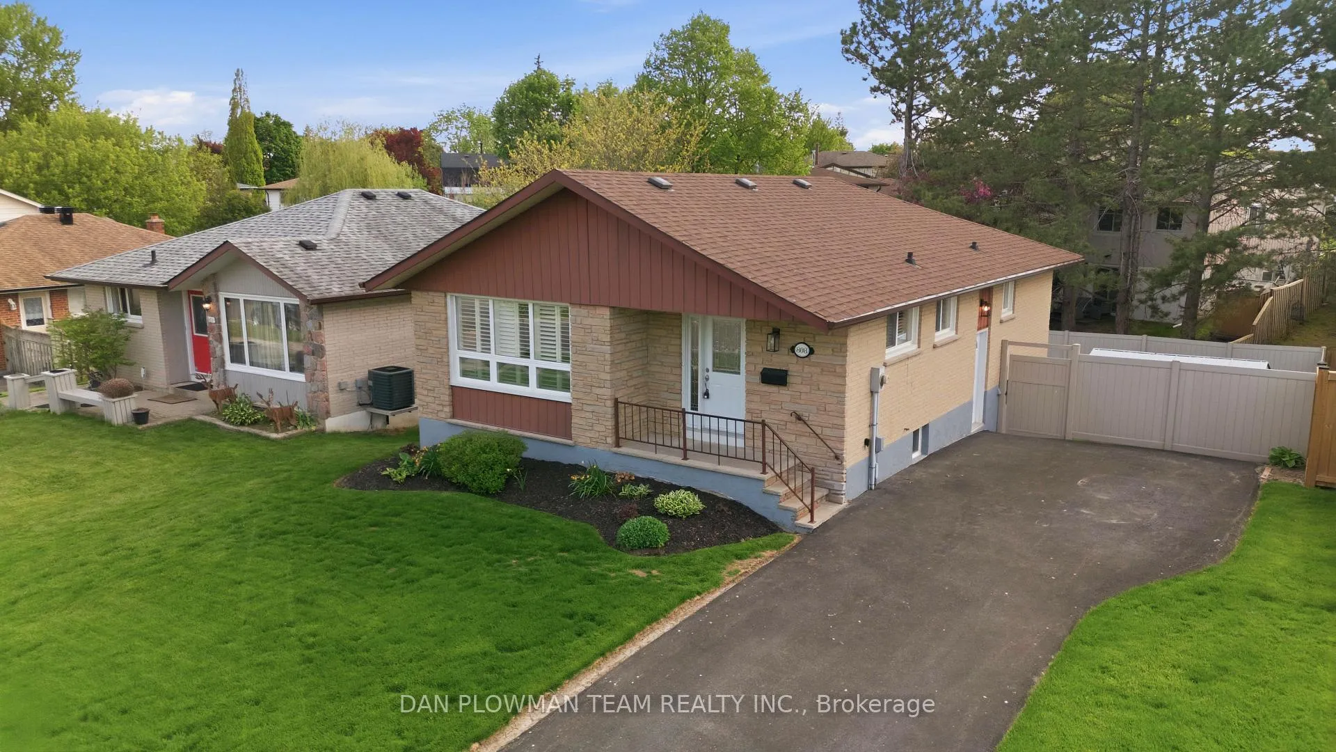 Photo 4 of 808 Central Park Boulevard N, Oshawa, Centennial — HOMEH