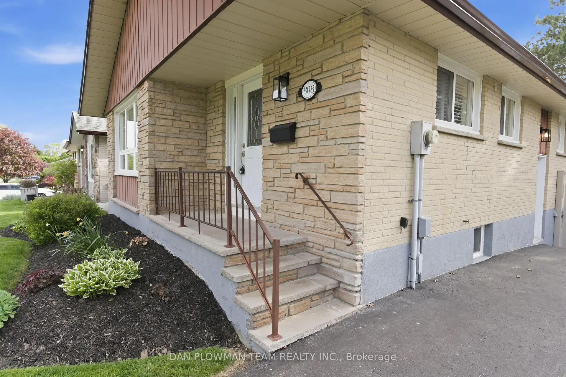 Photo 5 of 808 Central Park Boulevard N, Oshawa, Centennial — HOMEH