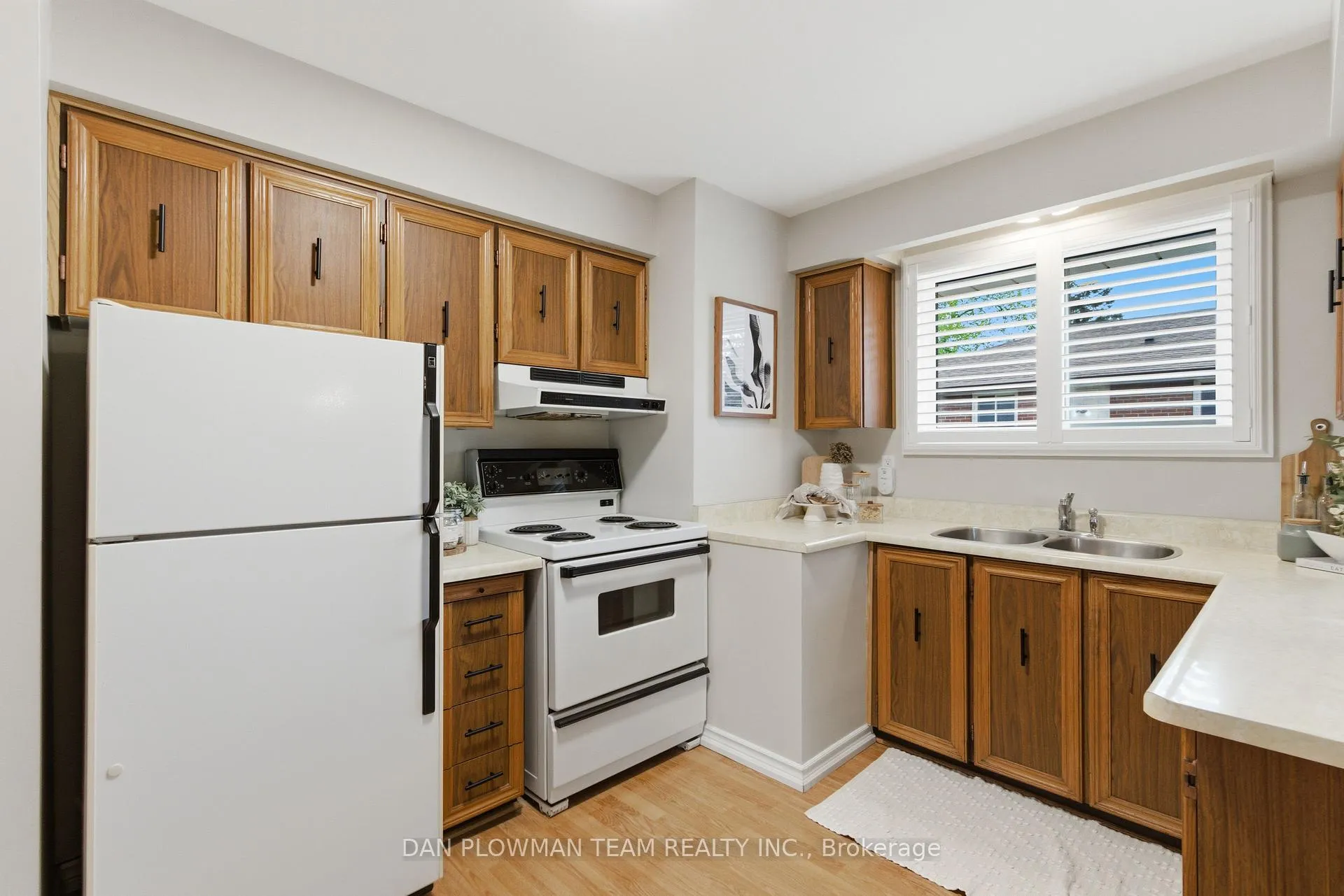 Photo 13 of 808 Central Park Boulevard N, Oshawa, Centennial — HOMEH