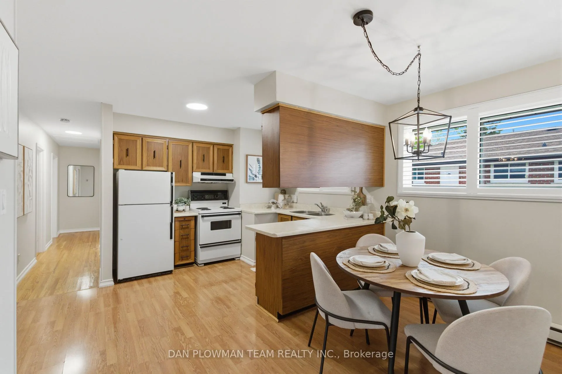 Photo 15 of 808 Central Park Boulevard N, Oshawa, Centennial — HOMEH