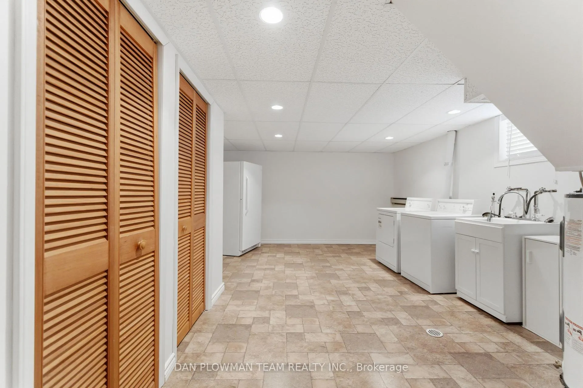 Photo 25 of 808 Central Park Boulevard N, Oshawa, Centennial — HOMEH