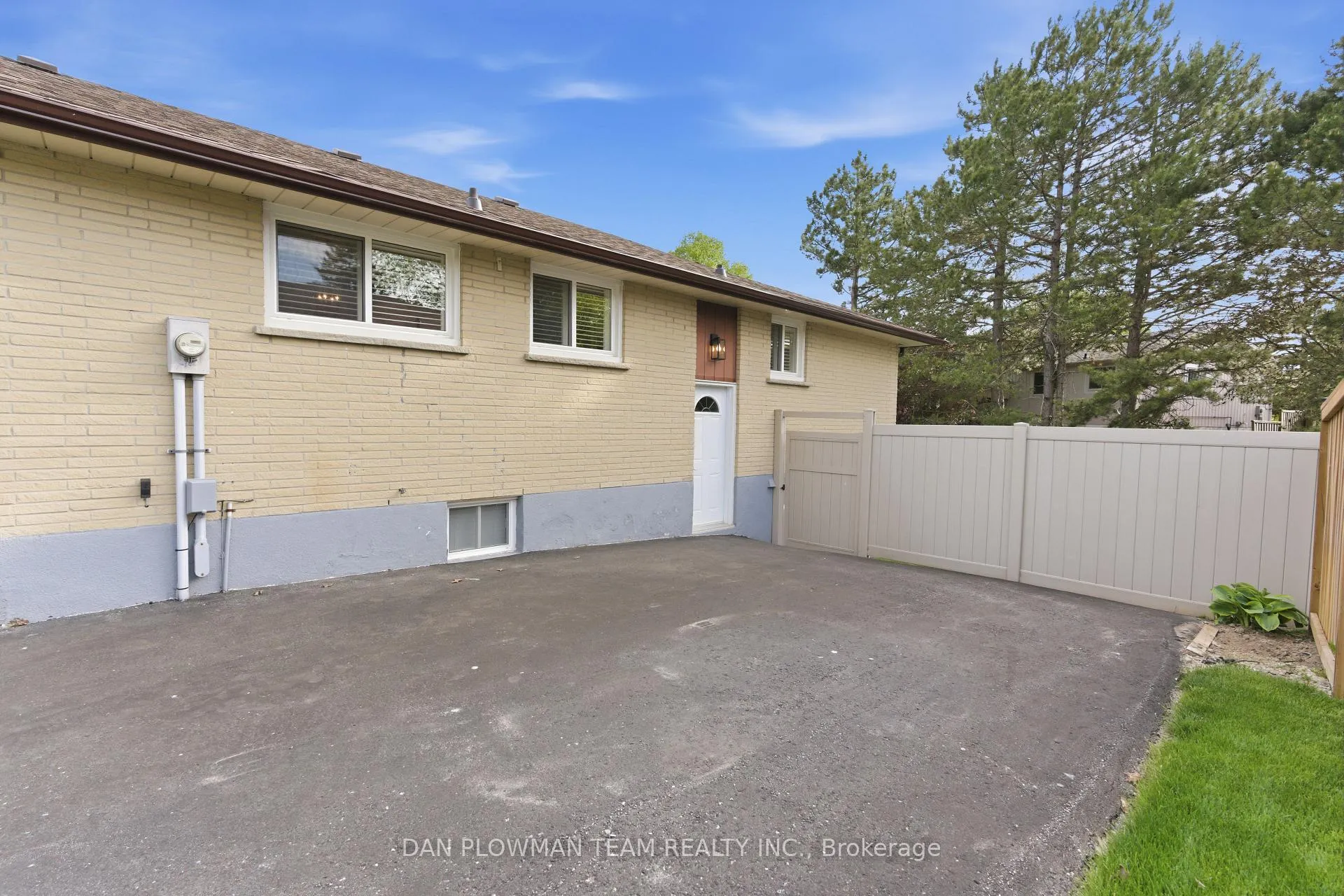 Photo 33 of 808 Central Park Boulevard N, Oshawa, Centennial — HOMEH