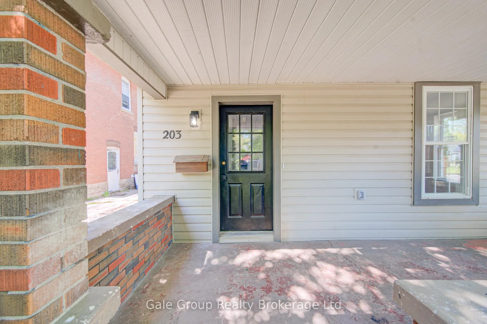 Photo 4 of 203 Talbot Street S, Norfolk, Simcoe — HOMEH