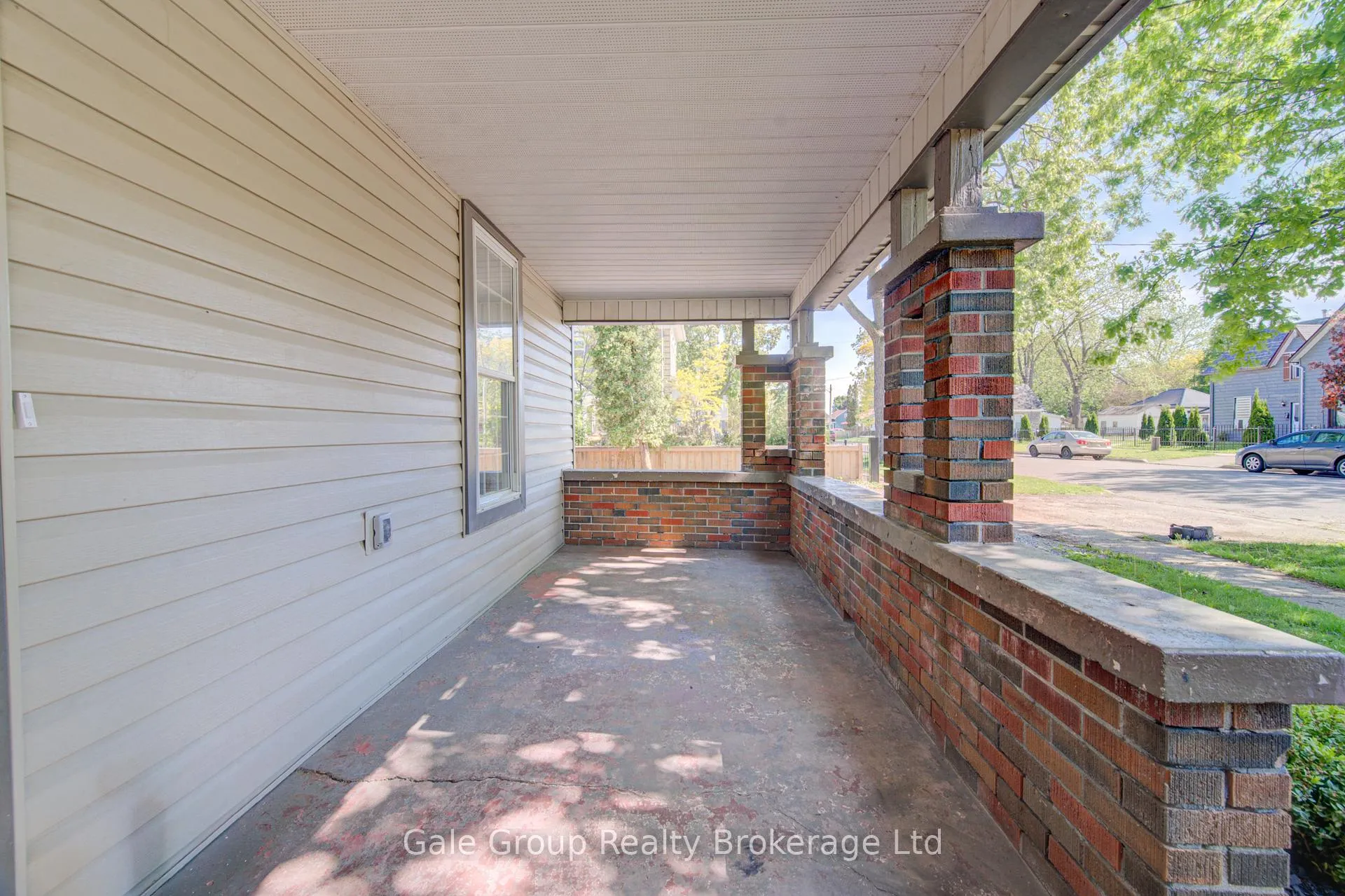 Photo 5 of 203 Talbot Street S, Norfolk, Simcoe — HOMEH