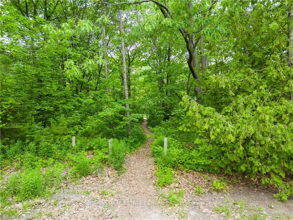 Photo 19 of 42 5th Lane, Wasaga Beach — HOMEH