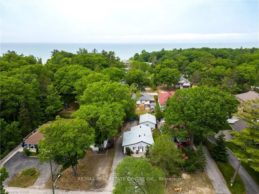 Photo 28 of 42 5th Lane, Wasaga Beach — HOMEH