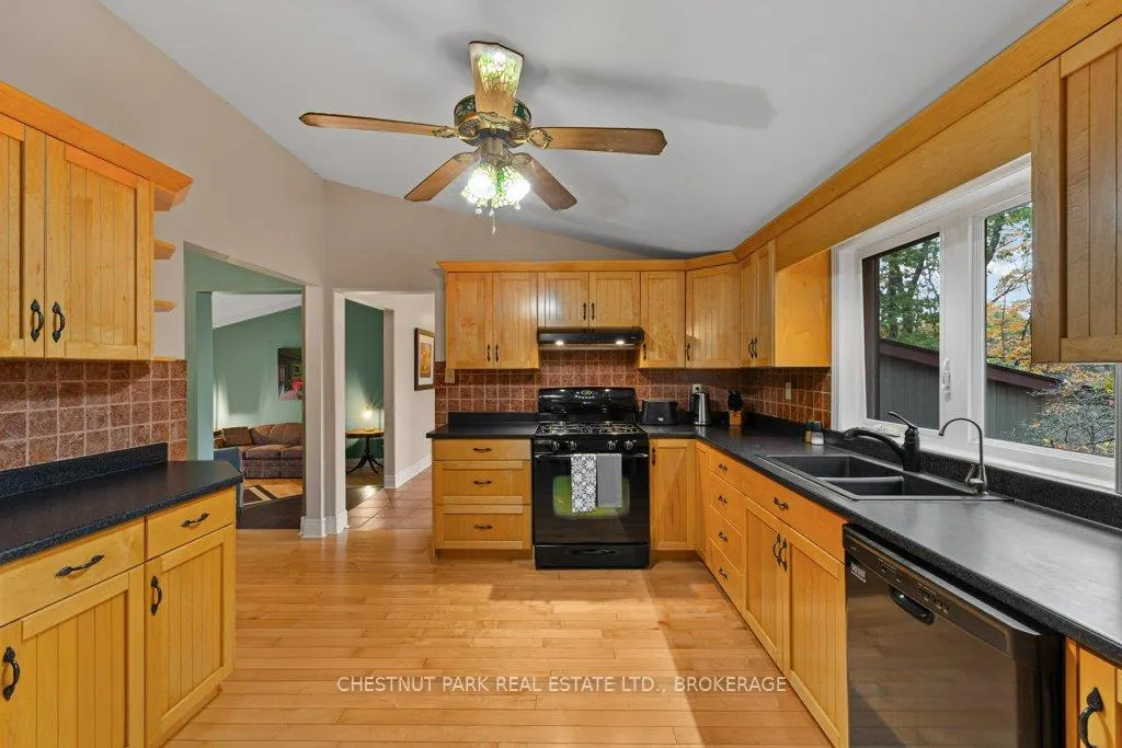 Photo 9 of 1190 Alamo Lane, Frontenac, Frontenac South — HOMEH