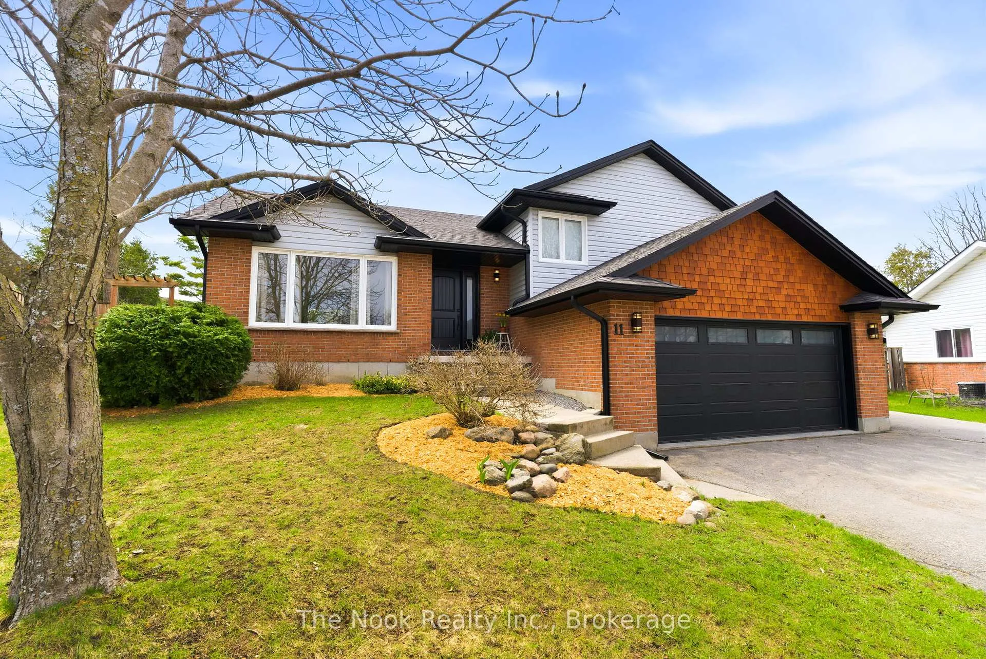 Photo 2 of 11 Lynn Crescent, Brock, Cannington — HOMEH