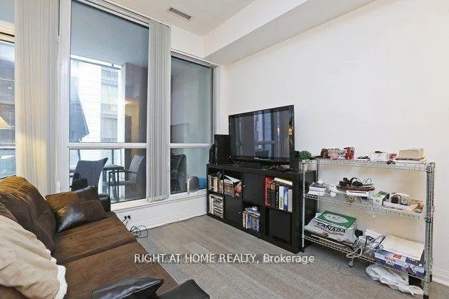 Photo 4 of Unit 607, 8 Mercer Street, Toronto, Waterfront Communities — HOMEH