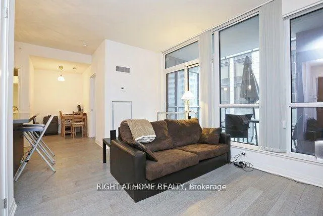 Photo 5 of Unit 607, 8 Mercer Street, Toronto, Waterfront Communities — HOMEH