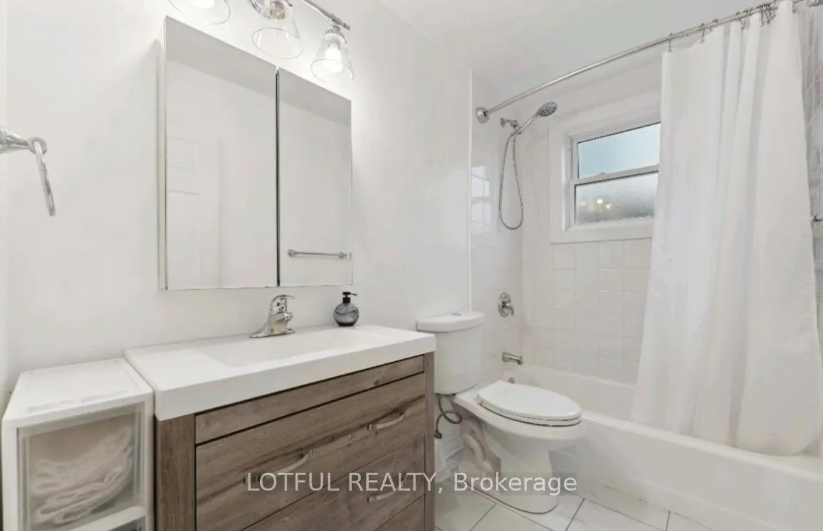 Photo 10 of Unit B, 2427 Chasseur Avenue, Ottawa, Heron Park — HOMEH