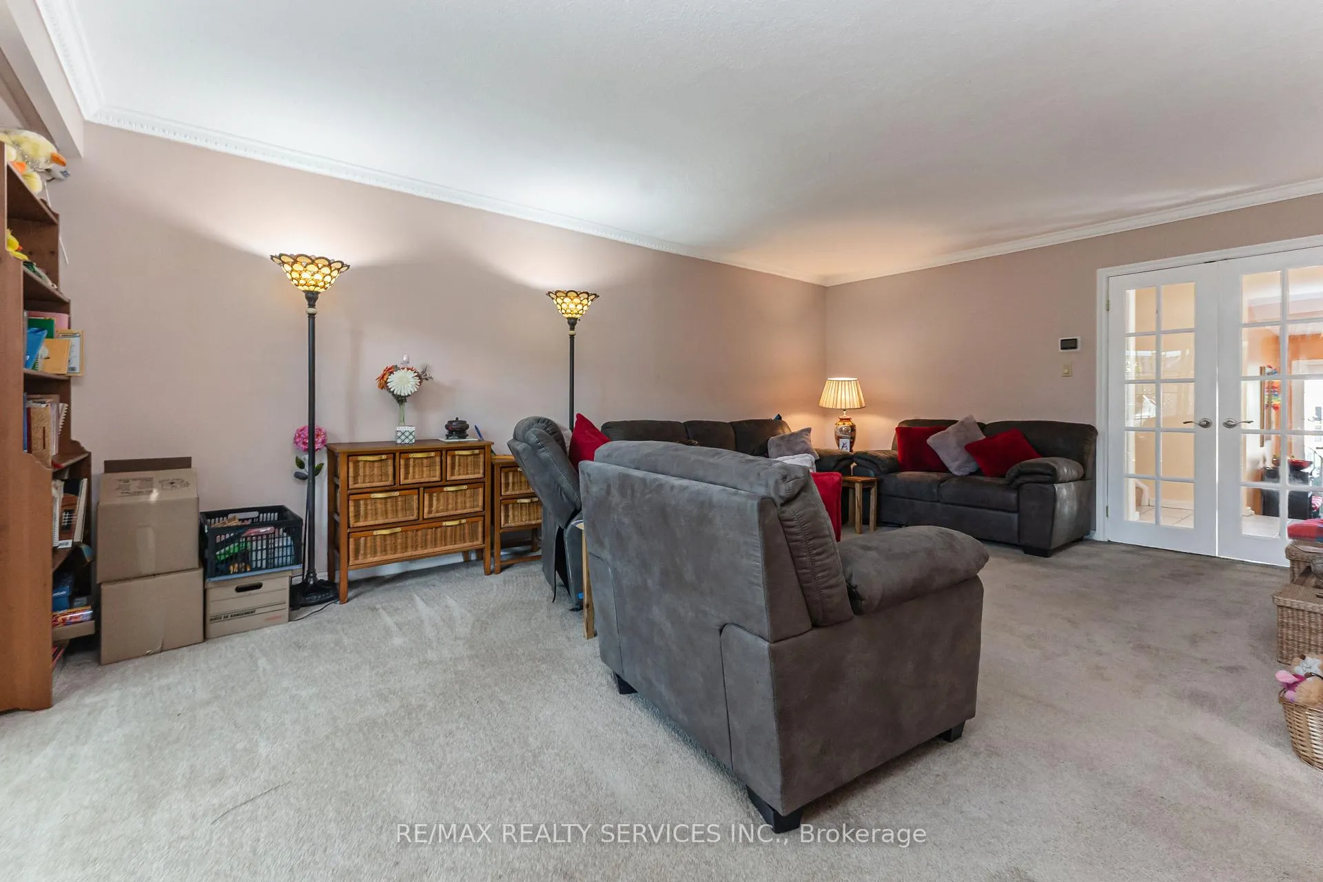 Photo 8 of 129 Salisbury Circle, Brampton, Brampton North — HOMEH