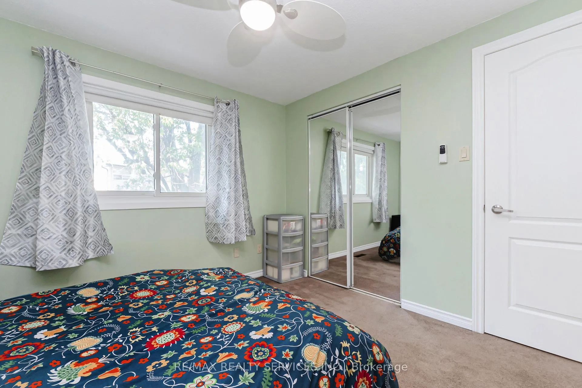 Photo 21 of 129 Salisbury Circle, Brampton, Brampton North — HOMEH