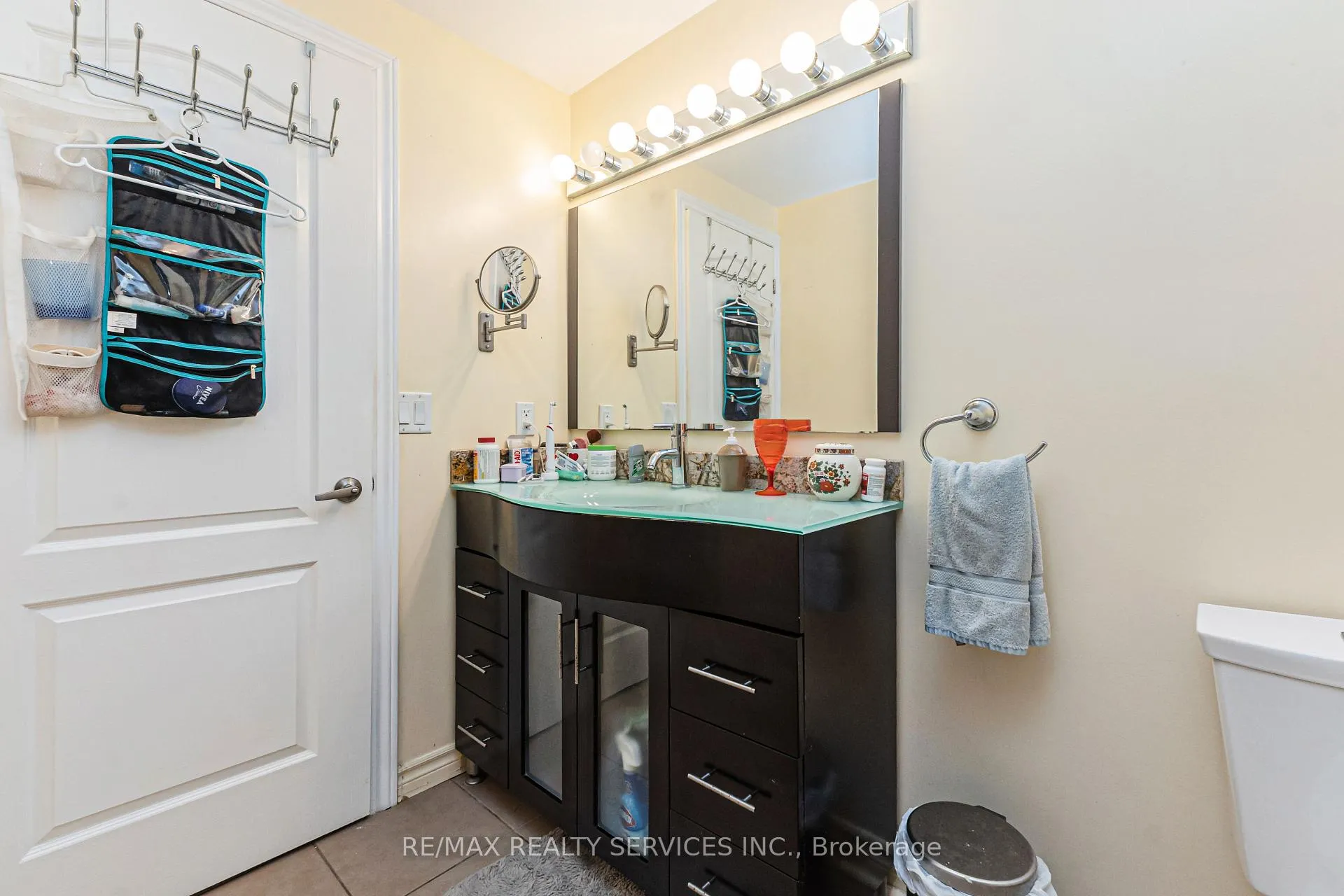 Photo 28 of 129 Salisbury Circle, Brampton, Brampton North — HOMEH