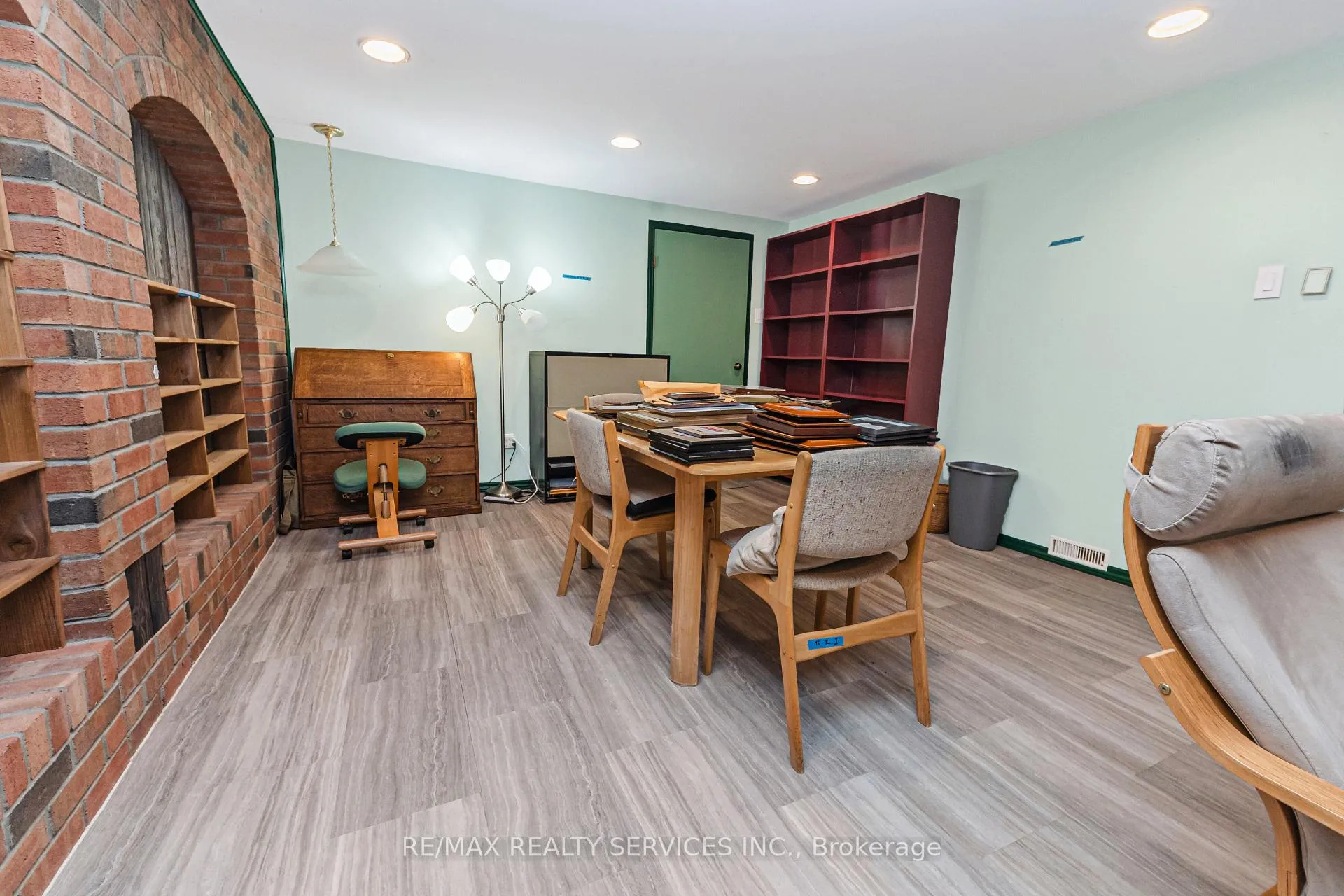 Photo 33 of 129 Salisbury Circle, Brampton, Brampton North — HOMEH