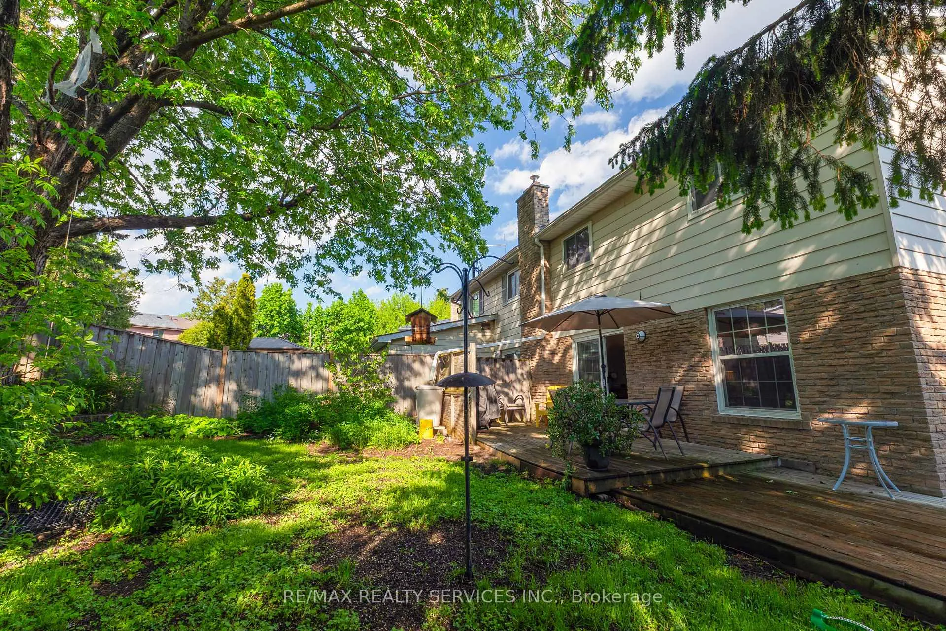 Photo 38 of 129 Salisbury Circle, Brampton, Brampton North — HOMEH
