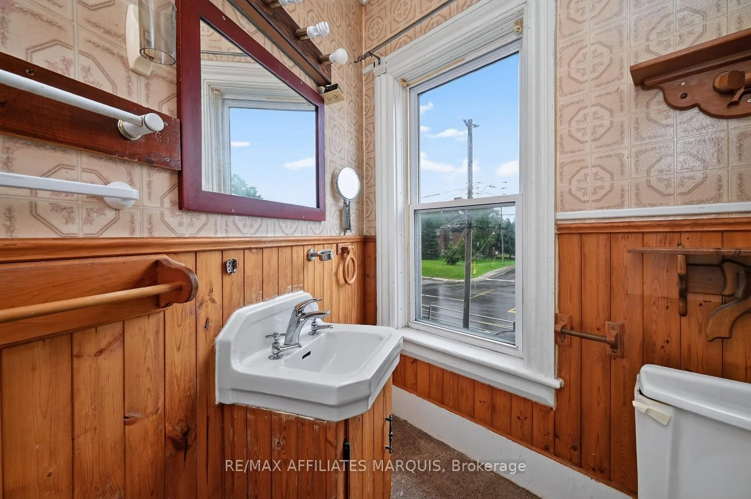 Photo 38 of 178 Chambers Street E, Smiths Falls — HOMEH