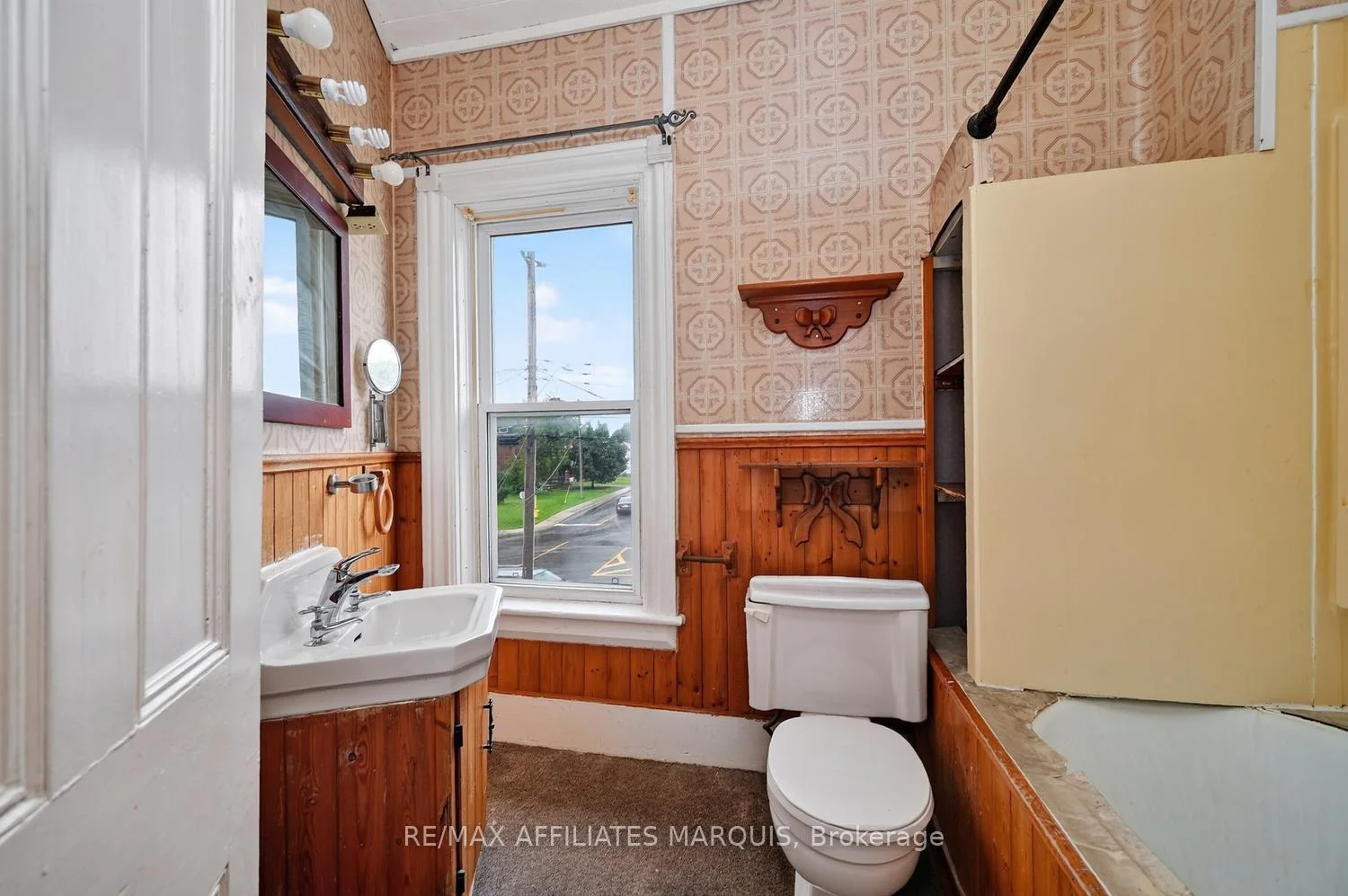 Photo 39 of 178 Chambers Street E, Smiths Falls — HOMEH