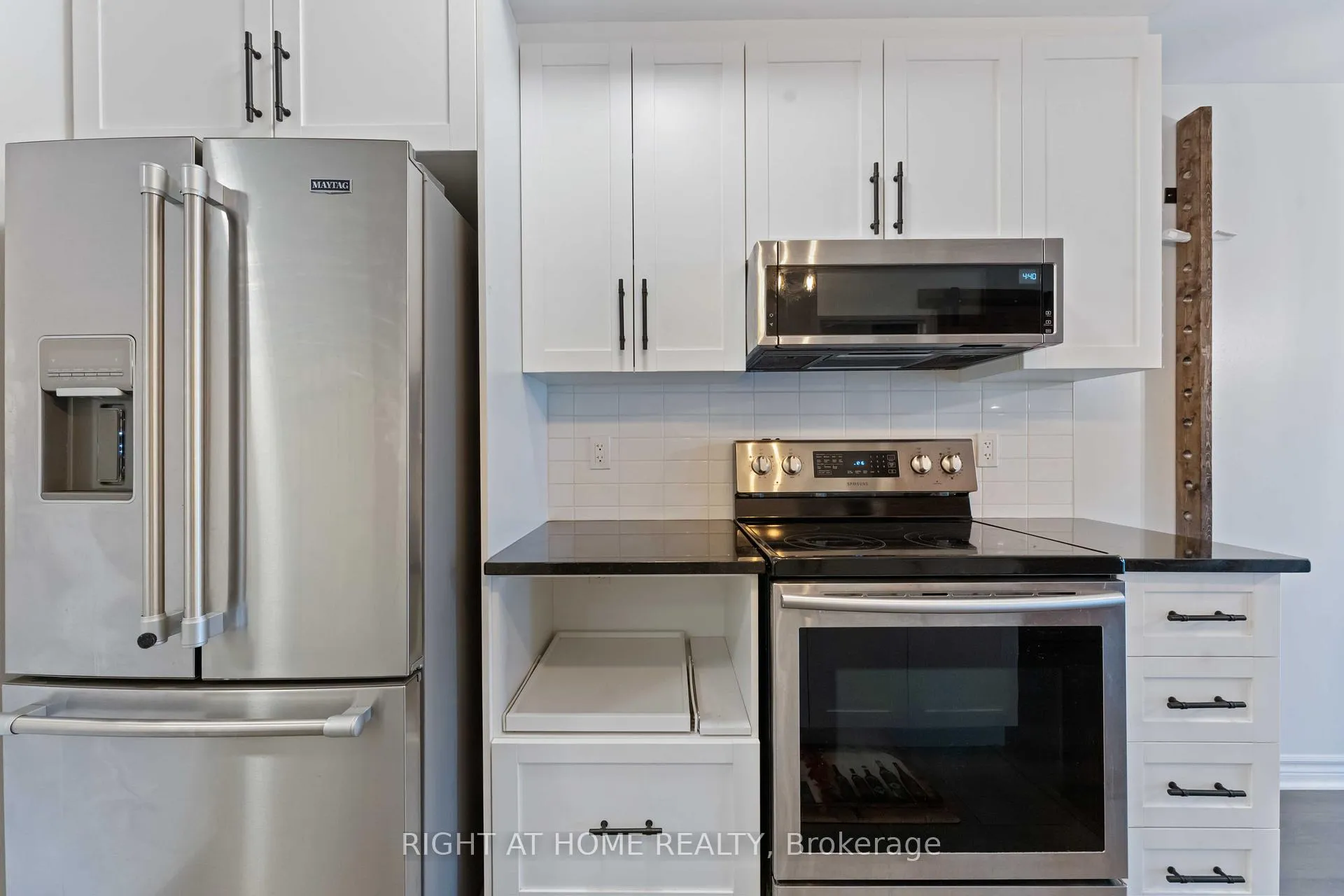 Photo 11 of Unit 210, 120 Prestige Circle, Ottawa, Chatelaine Village — HOMEH