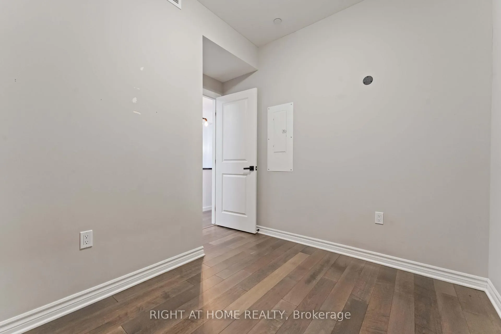 Photo 17 of Unit 210, 120 Prestige Circle, Ottawa, Chatelaine Village — HOMEH