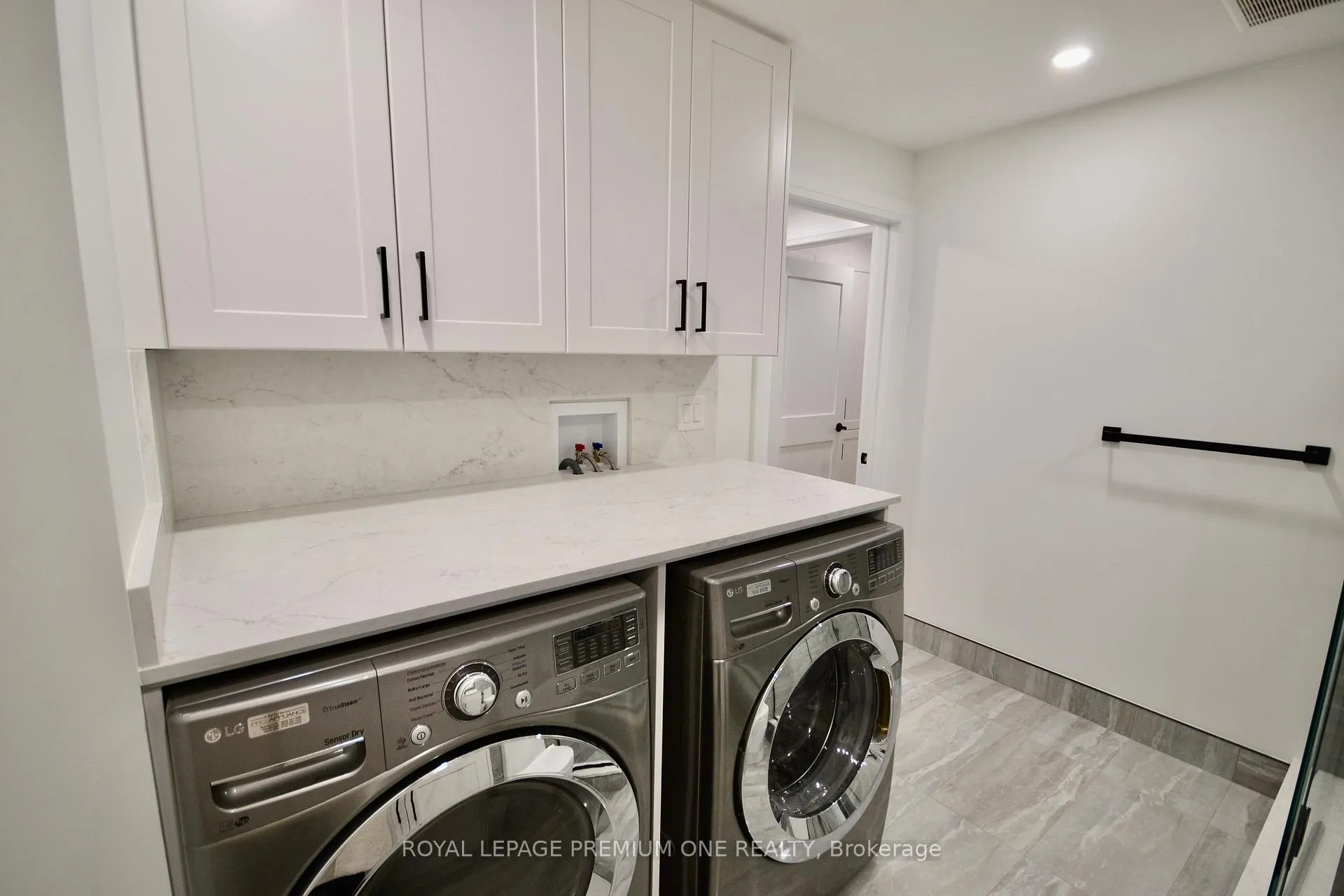 Photo 21 of Unit Lower, 5 Arctic Grail Road, Vaughan, Kleinburg — HOMEH