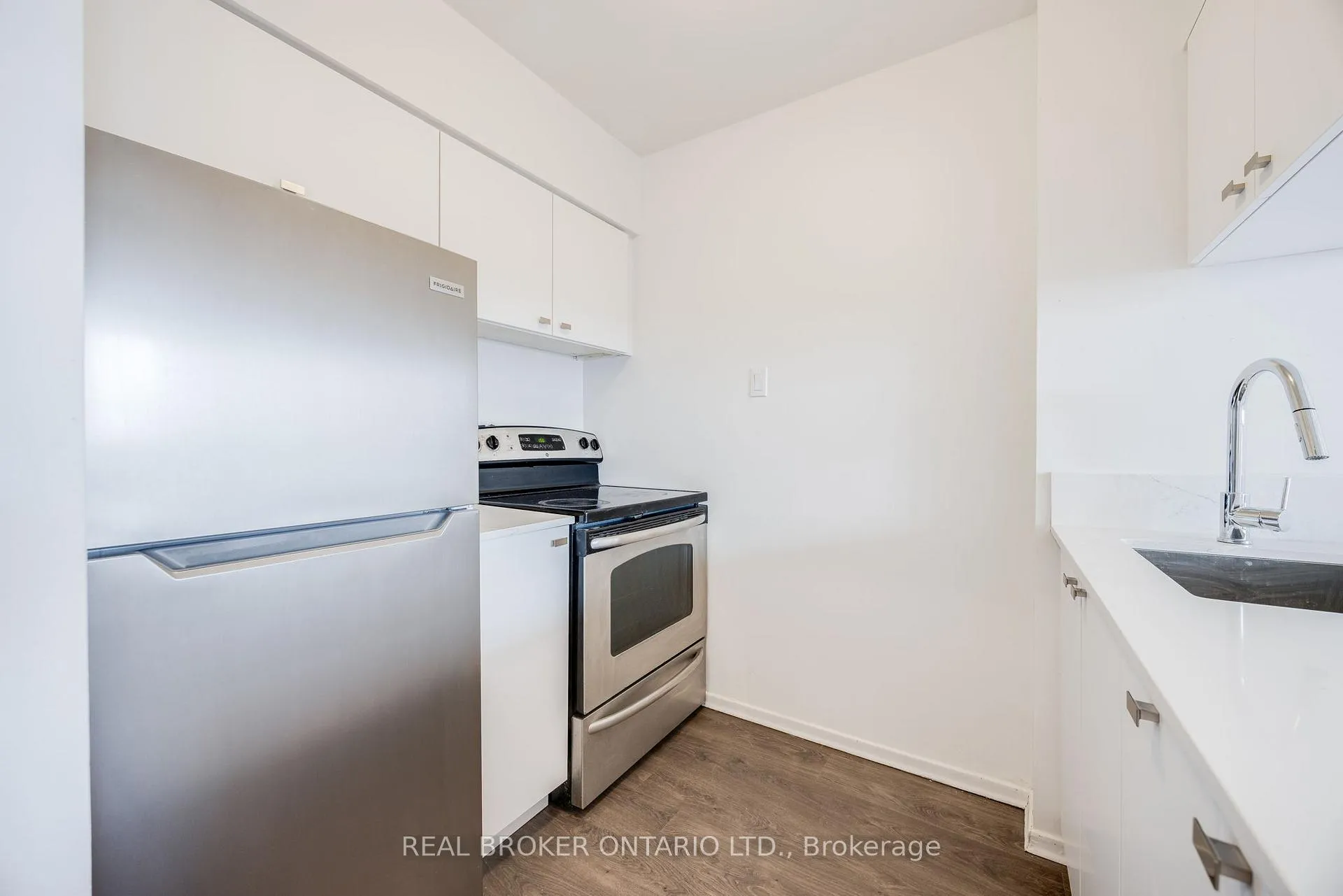 Photo 3 of Unit 708, 105 Mc Caul Street, Toronto, Kensington-Chinatown — HOMEH