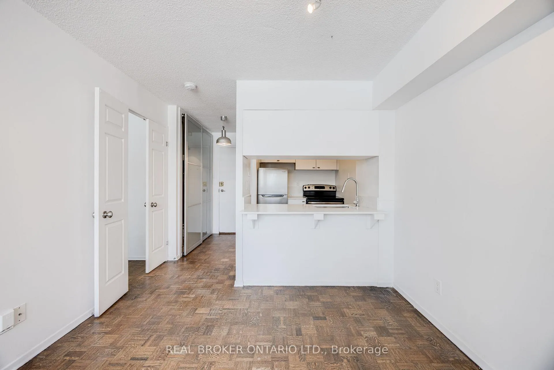 Photo 6 of Unit 708, 105 Mc Caul Street, Toronto, Kensington-Chinatown — HOMEH