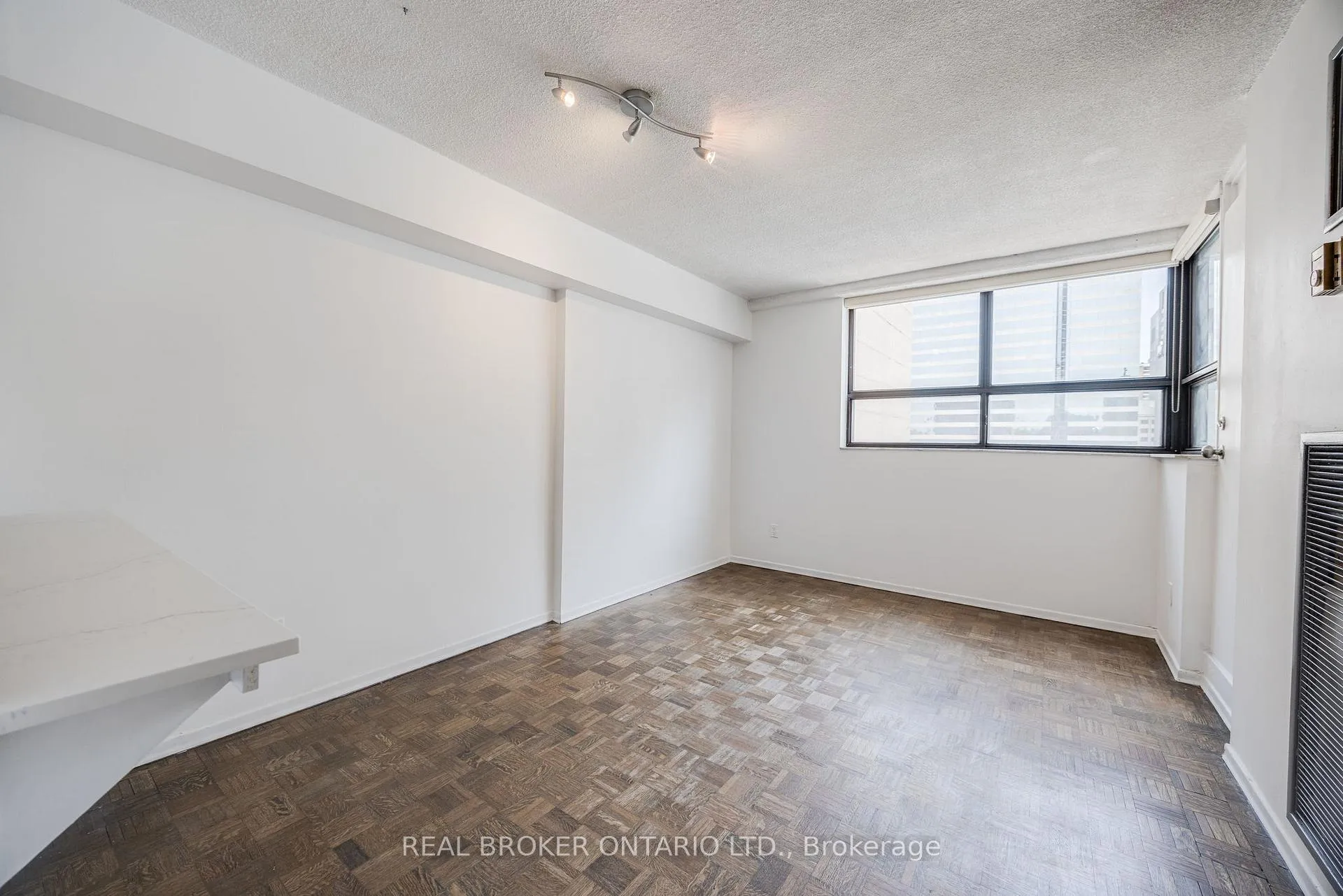 Photo 7 of Unit 708, 105 Mc Caul Street, Toronto, Kensington-Chinatown — HOMEH