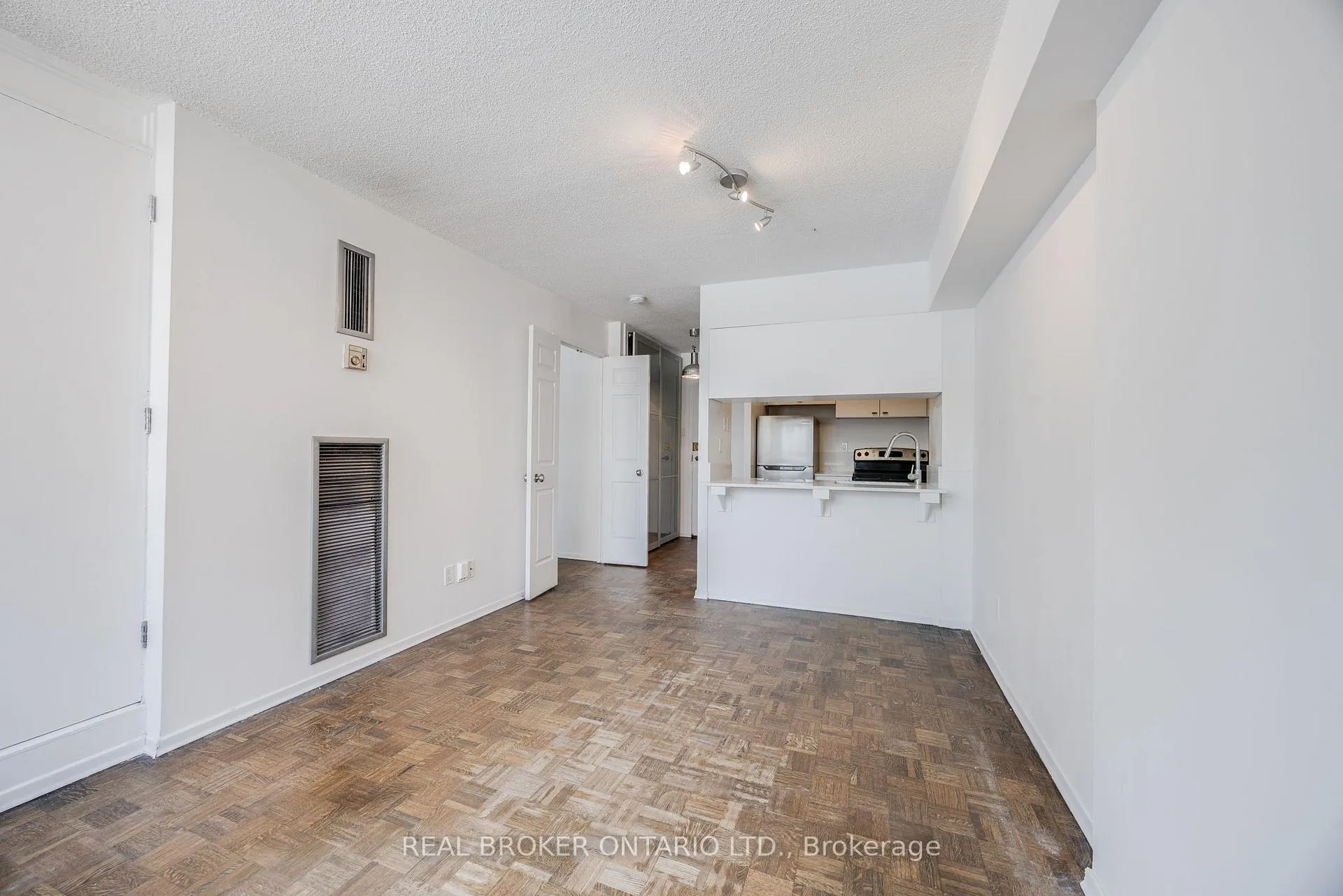 Photo 9 of Unit 708, 105 Mc Caul Street, Toronto, Kensington-Chinatown — HOMEH