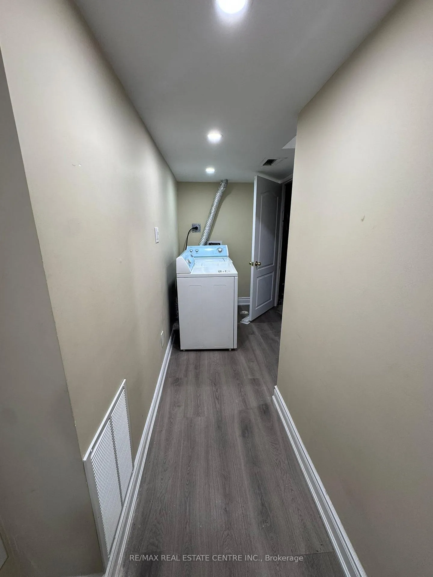 Photo 2 of Unit Basement, 140 Cadillac Crescent, Brampton, Fletcher's Meadow — HOMEH