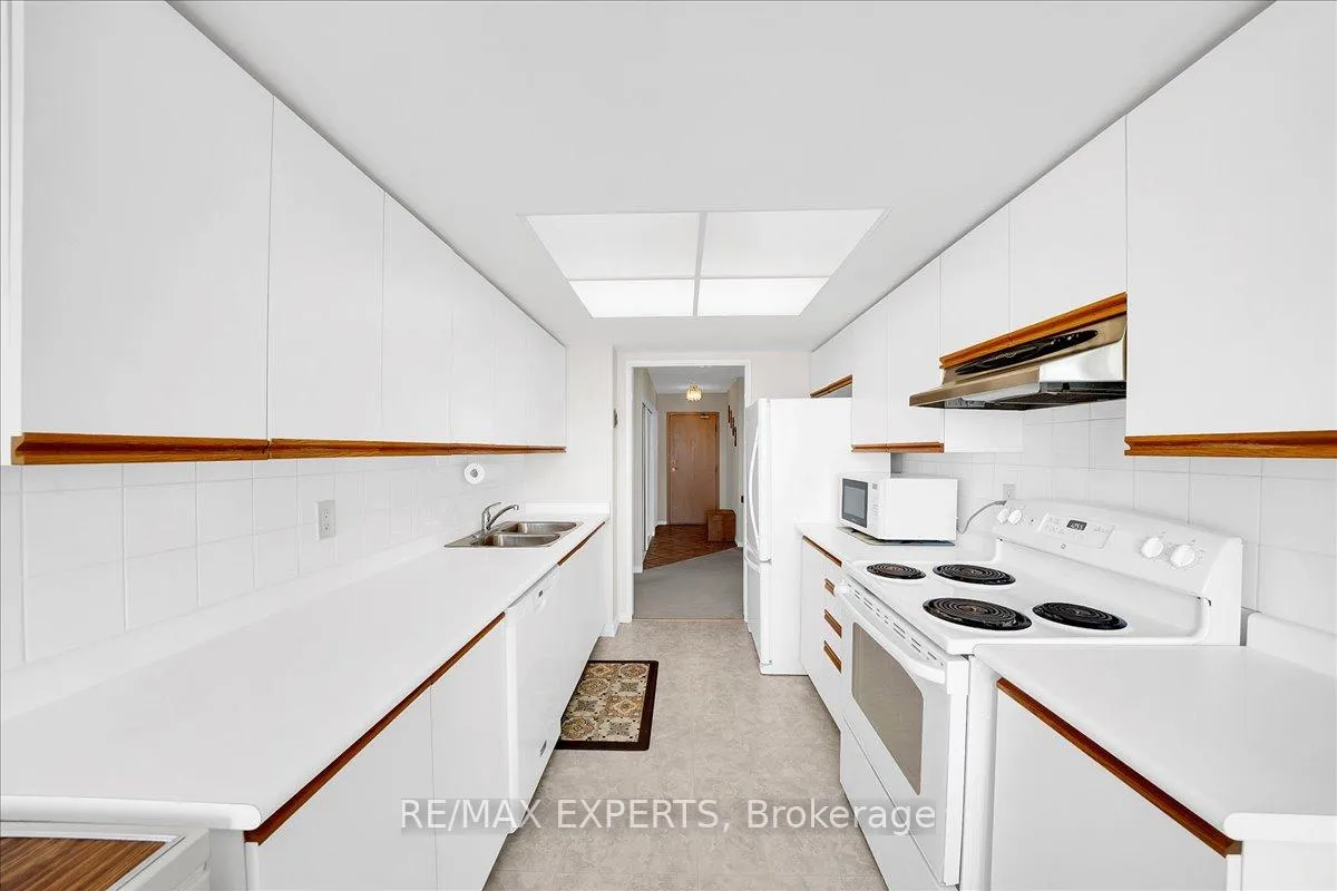 Photo 21 of Unit 1122, 7805 Bayview Avenue, Markham, Aileen-Willowbrook — HOMEH