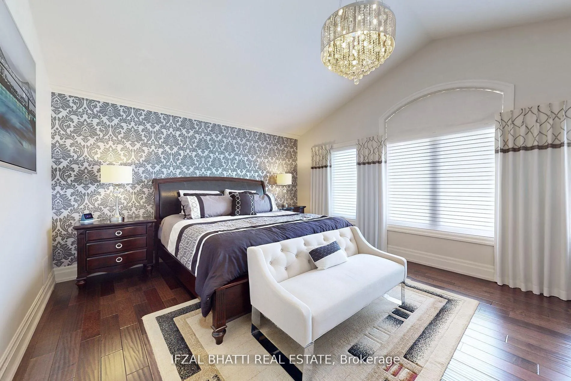 Photo 23 of 14 Glenview Road, Clarington, Courtice — HOMEH